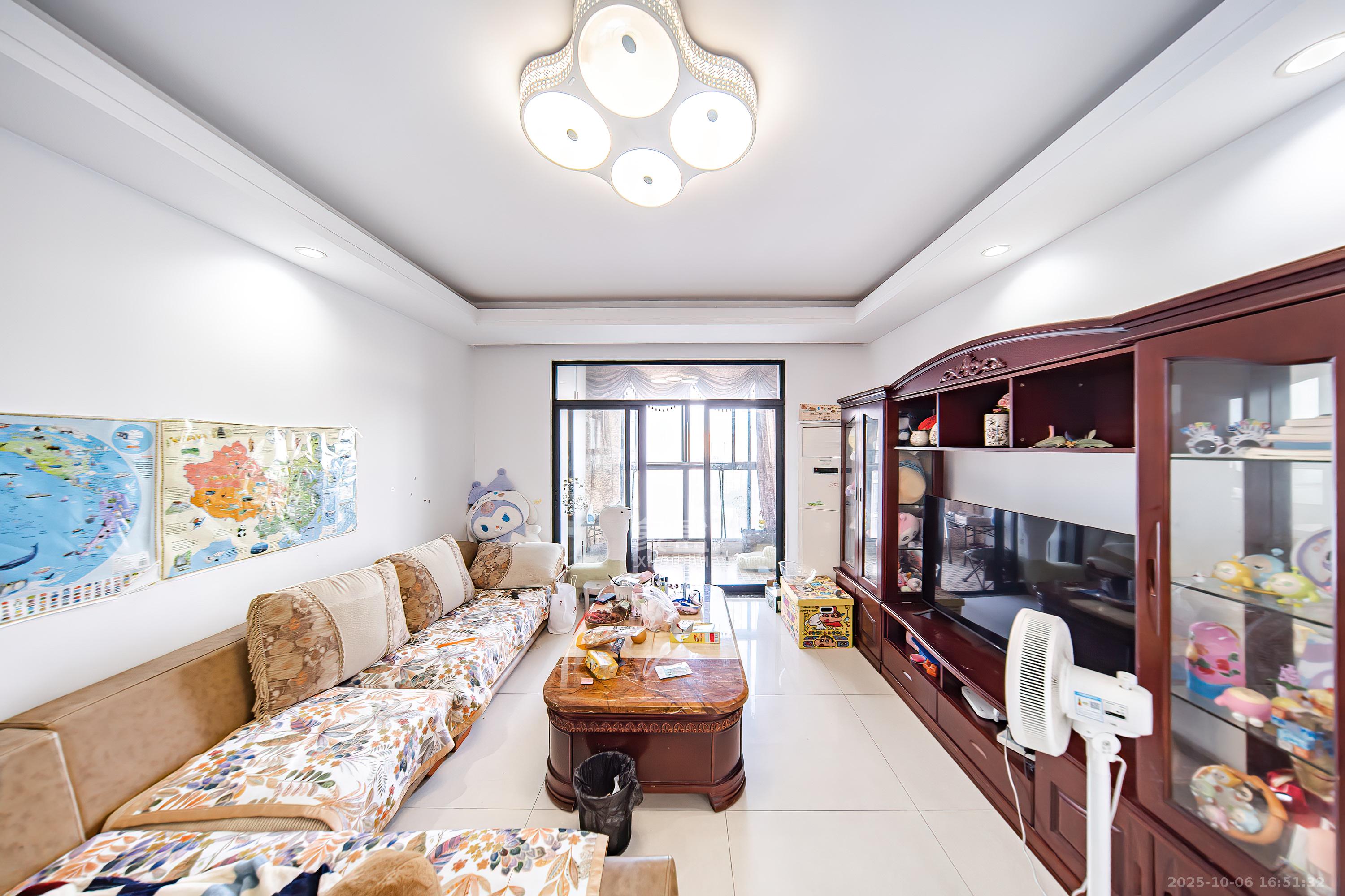 阳光100三期  1室2厅1卫    98.0万 阳光100三期  1室2厅1卫    98.0万