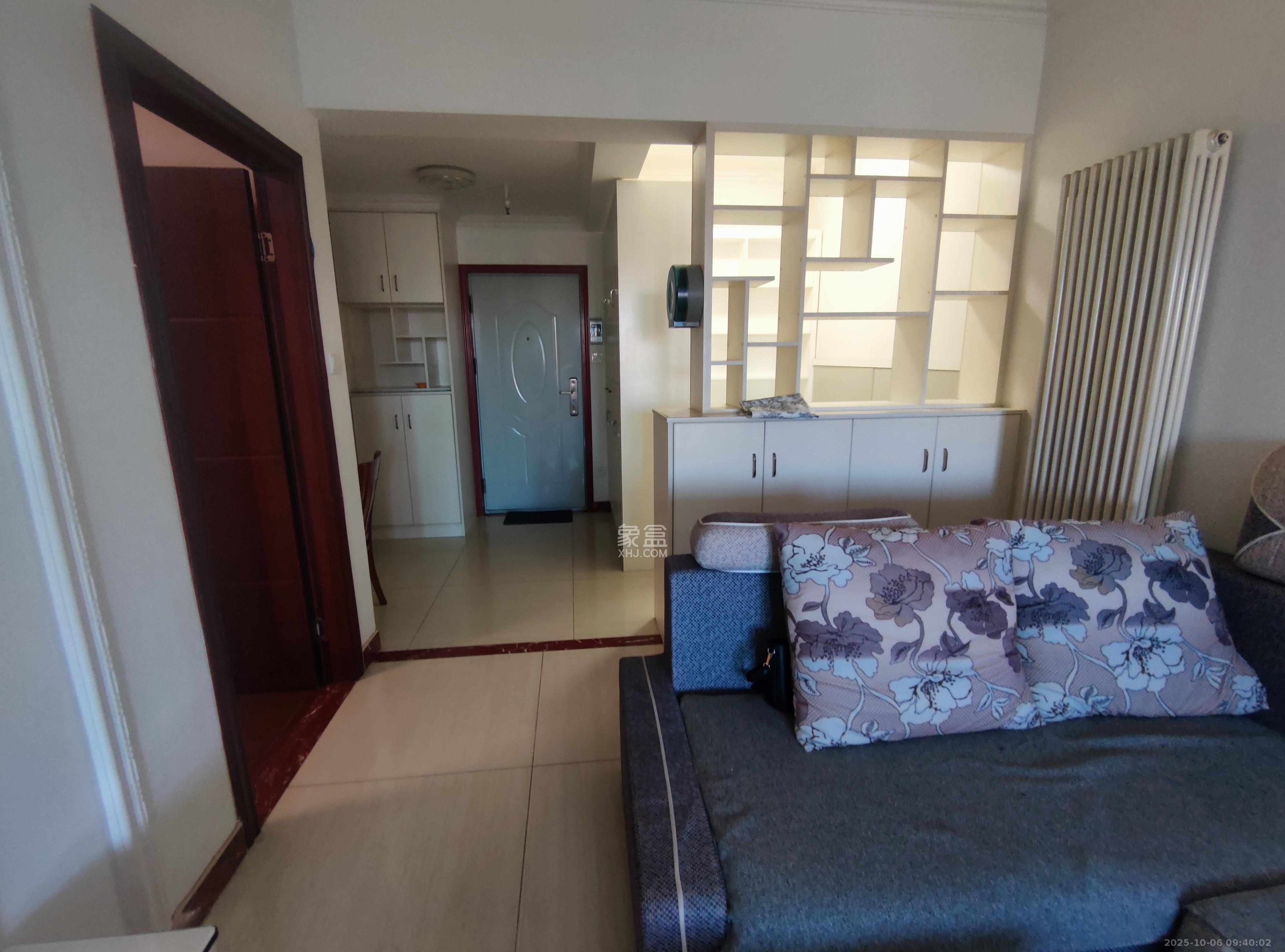 怡海星城  2室2厅1卫    1800.0元/月室内图