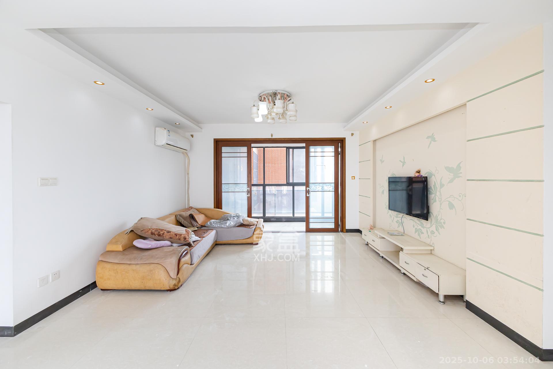 珠江东方明珠（新地东方明珠）三期  3室2厅2卫    85.0万