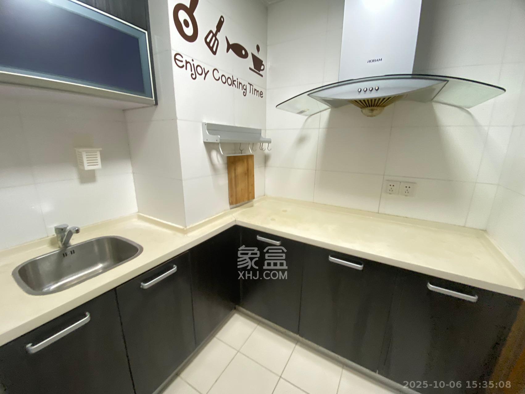 藏珑湖上国际花园 1室1厅1卫 1800.0元/月 藏珑湖上国际花园 1室1厅1卫 1800.0元/月室内图