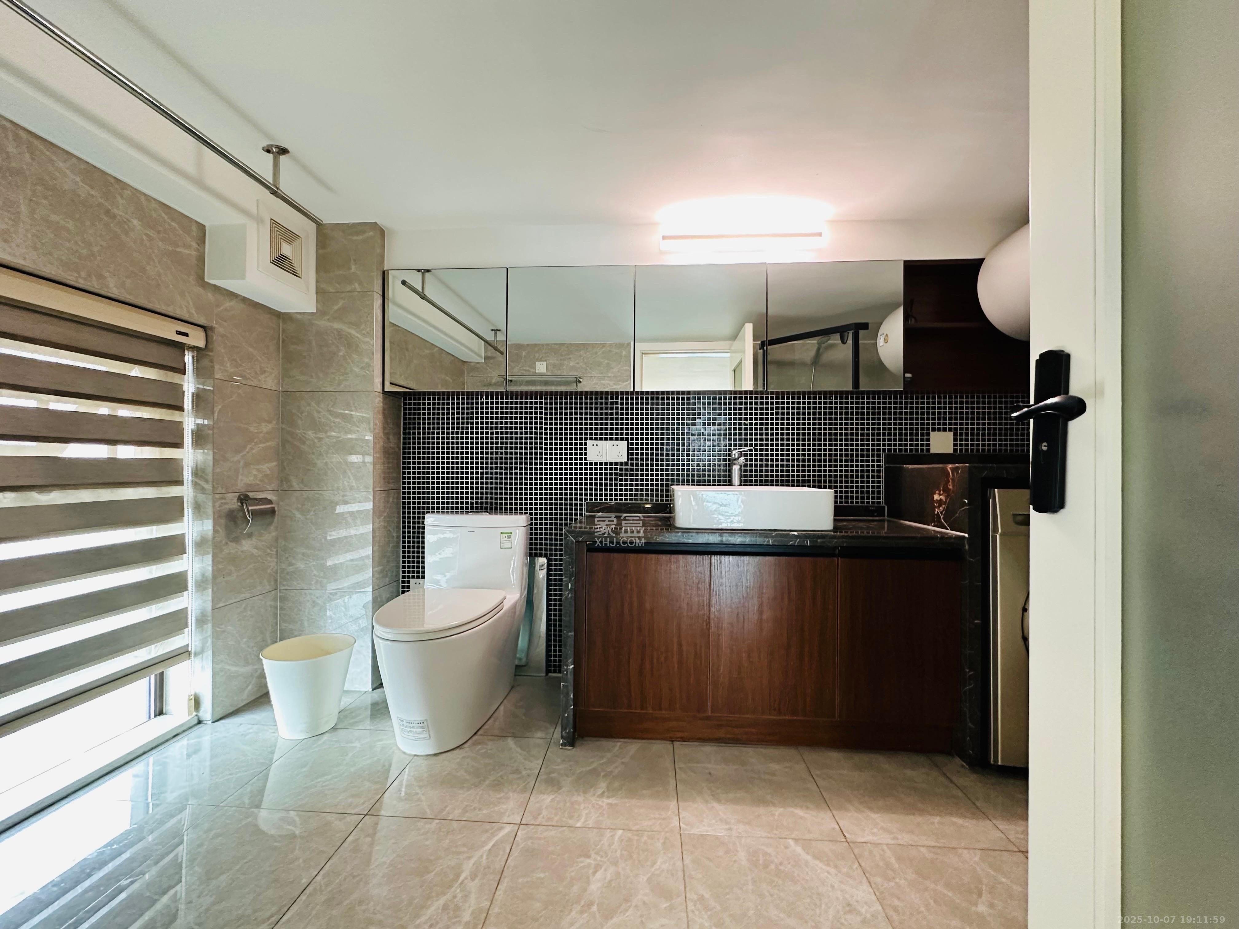 达美溪湖湾  2室2厅1卫    3500.0元/月室内图