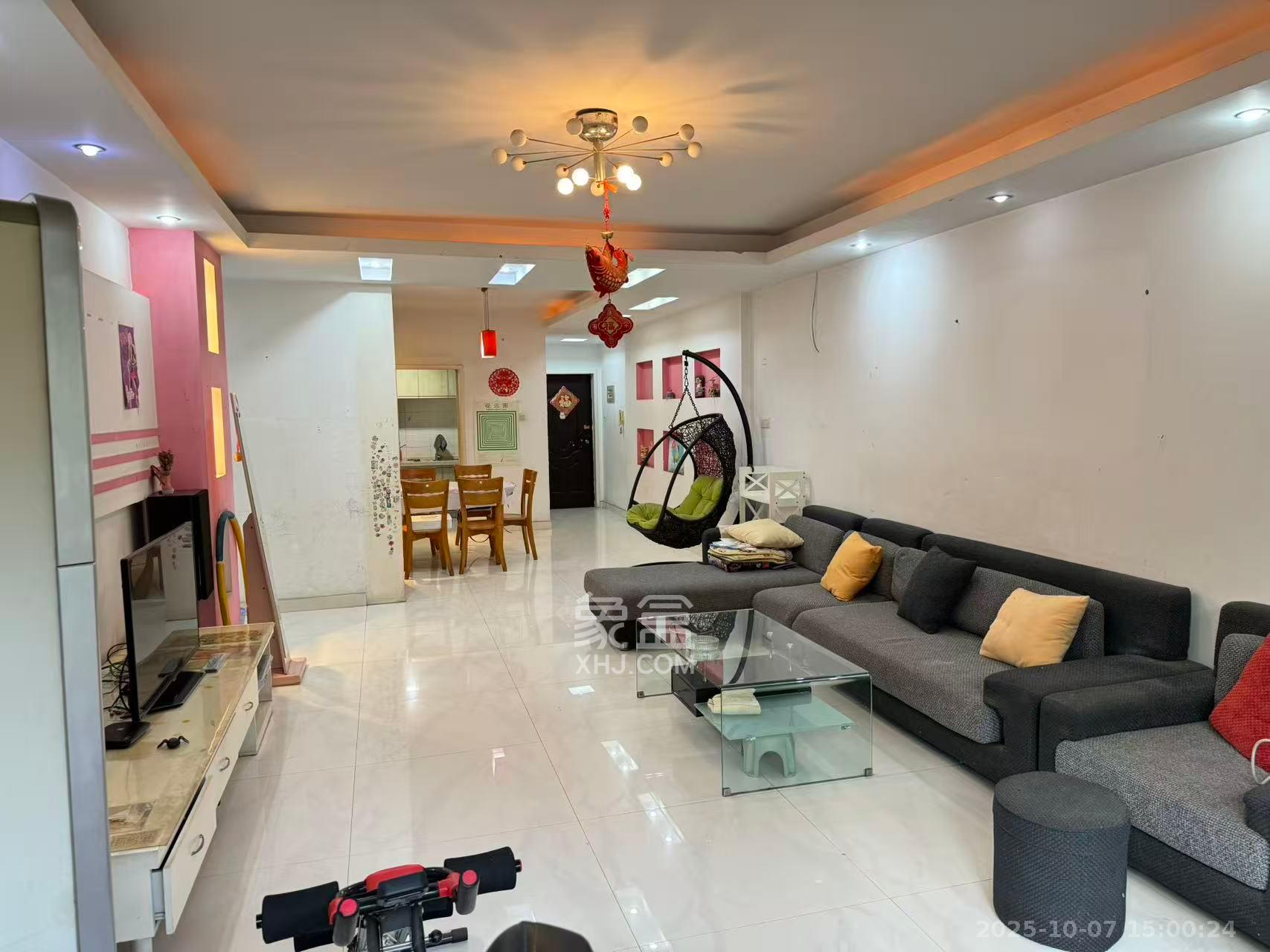 翡翠林居  3室2厅2卫    2000.0元/月 翡翠林居  3室2厅2卫    2000.0元/月室内图