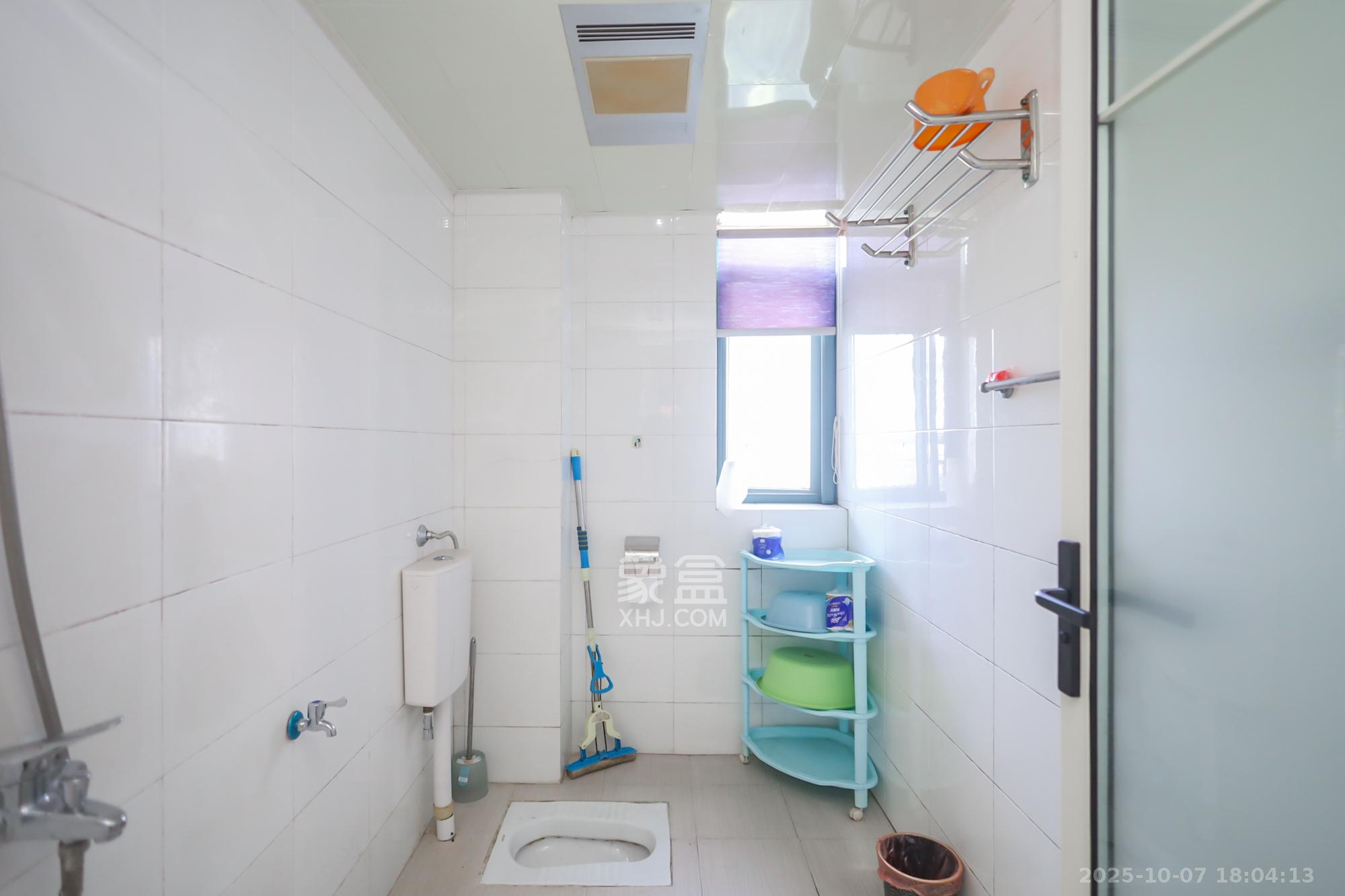 景秀江山 4室2厅2卫 150.0万 景秀江山 4室2厅2卫 150.0万卫生间