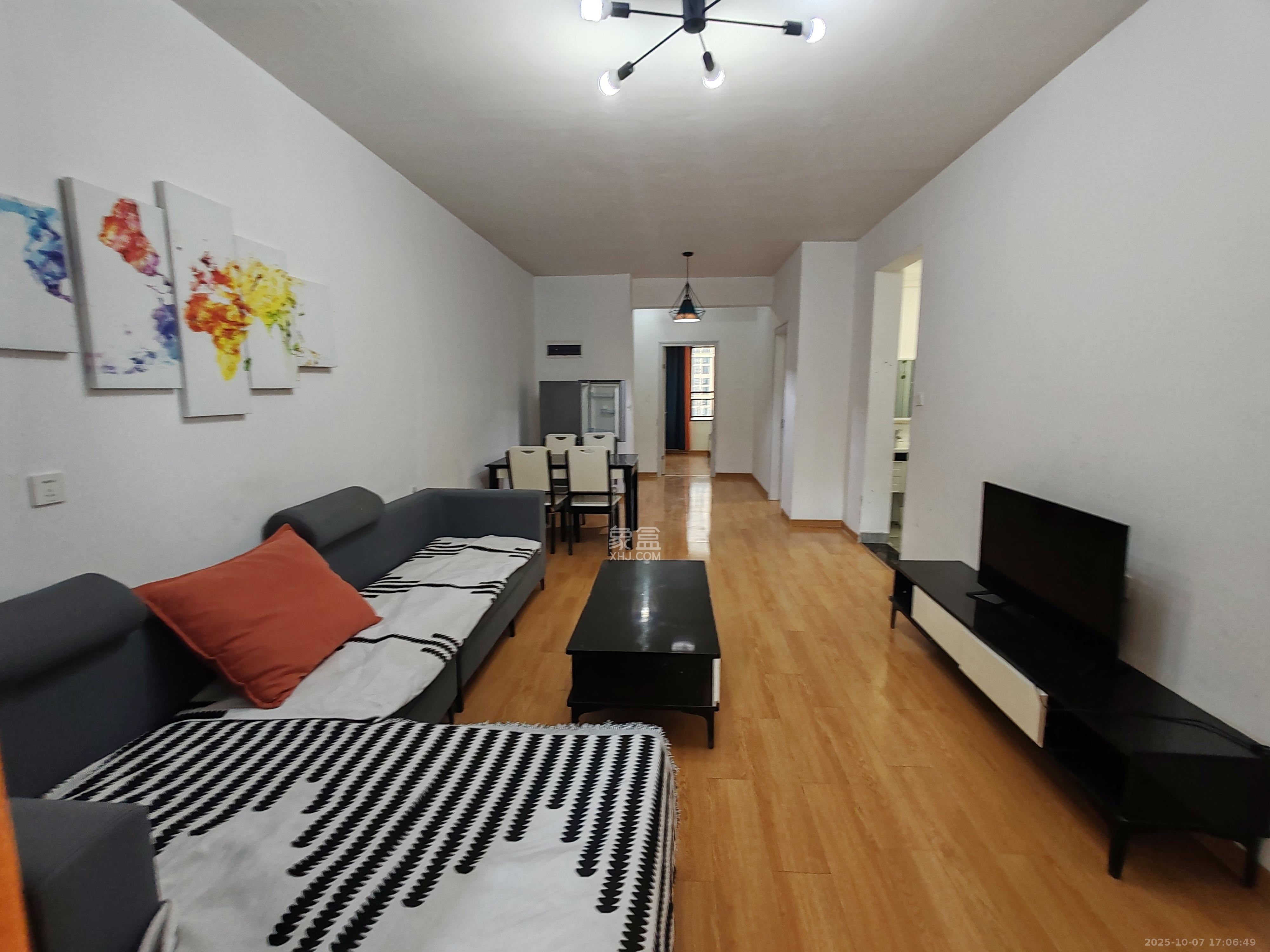 君合天玺  3室1厅1卫    3300.0元/月