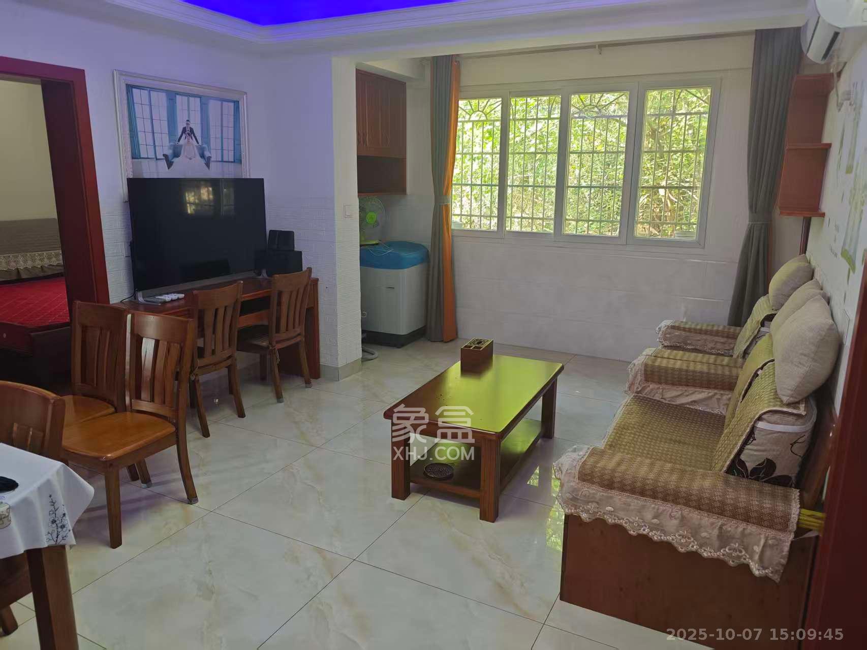 静谧园  3室1厅1卫    1800.0元/月 静谧园  3室1厅1卫    1800.0元/月室内图