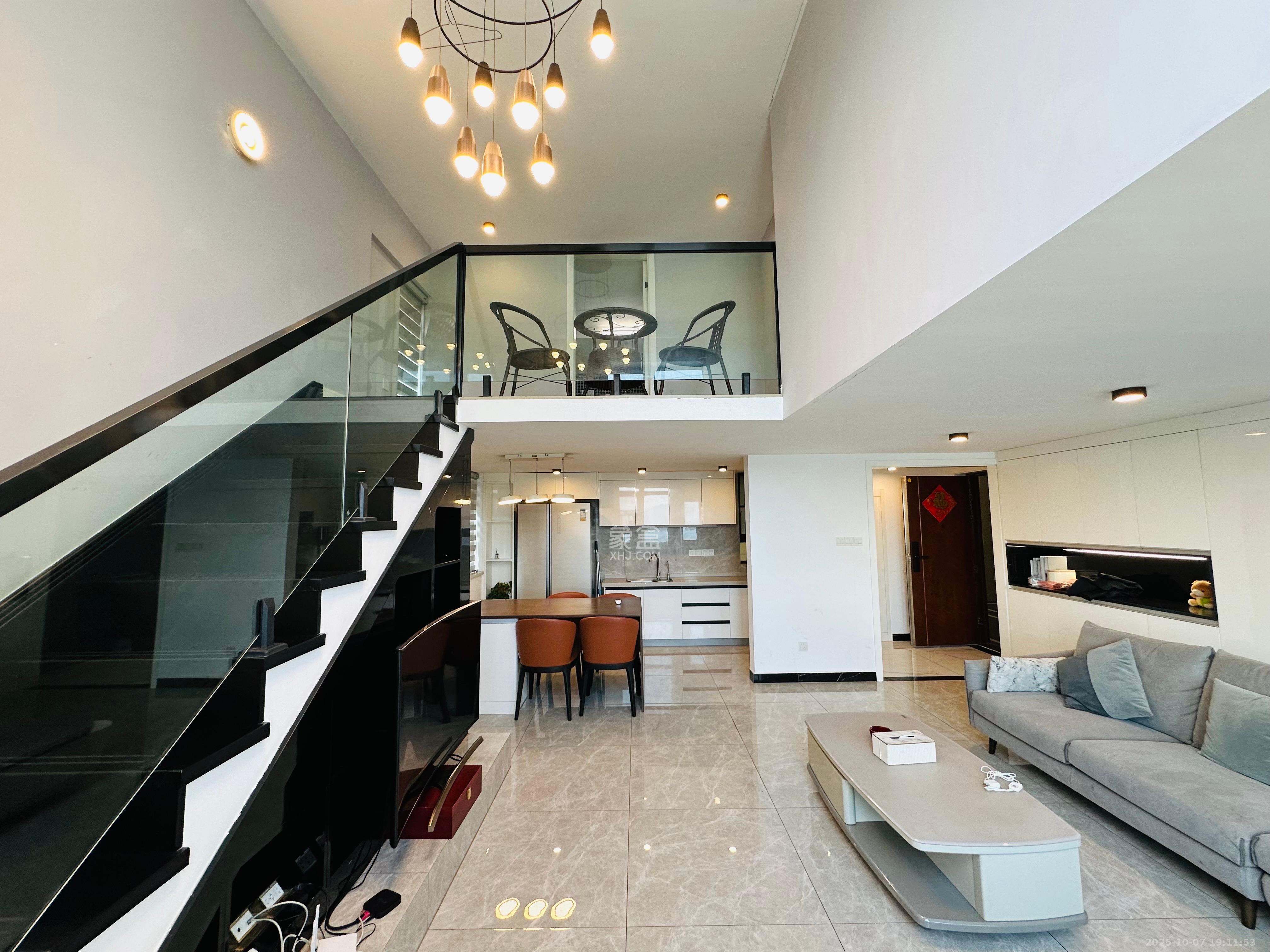 达美溪湖湾 2室2厅1卫 3500.0元/月 达美溪湖湾 2室2厅1卫 3500.0元/月室内图