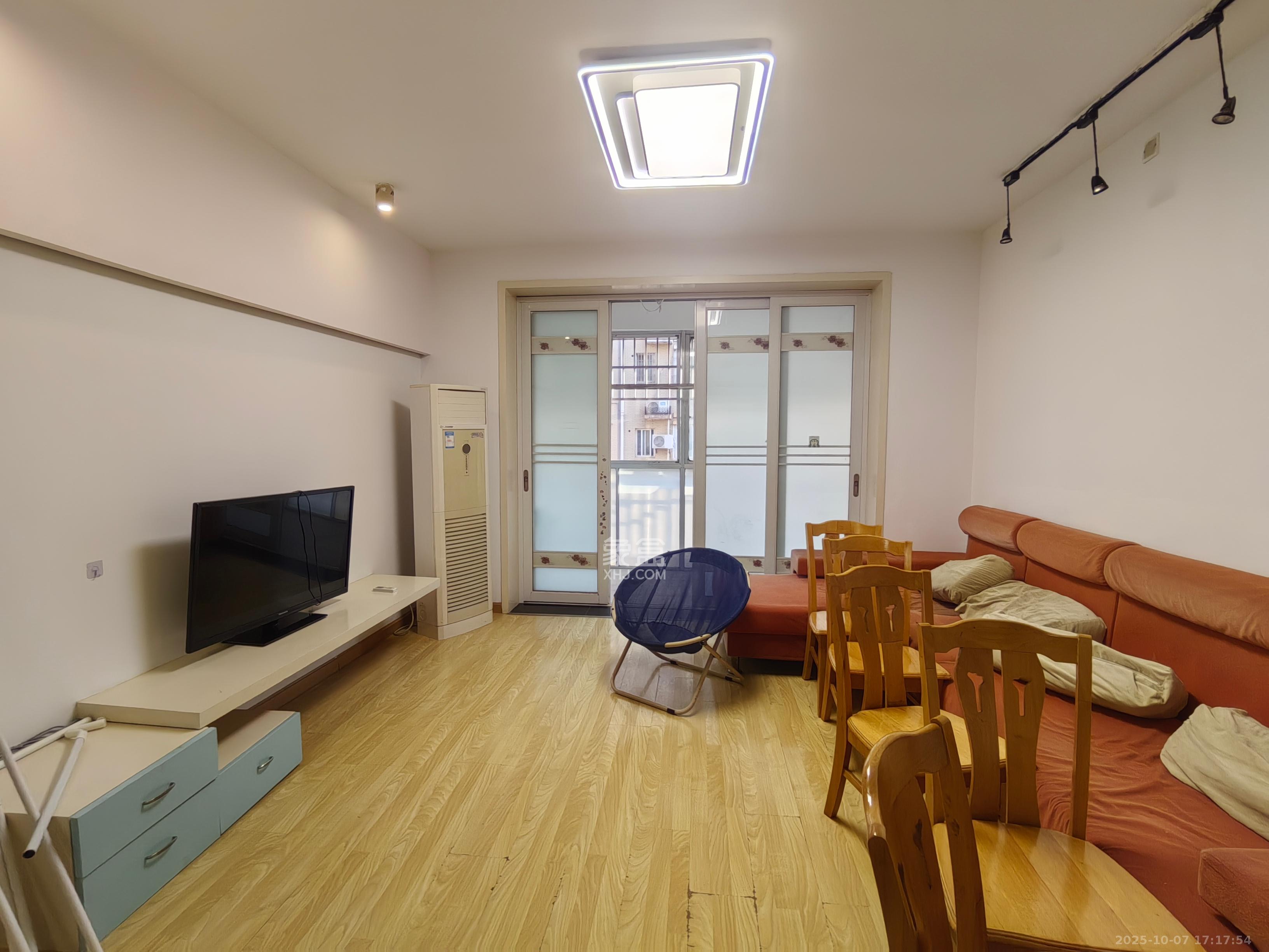 鄱阳小区 3室2厅1卫 1500.0元/月 鄱阳小区 3室2厅1卫 1500.0元/月室内图