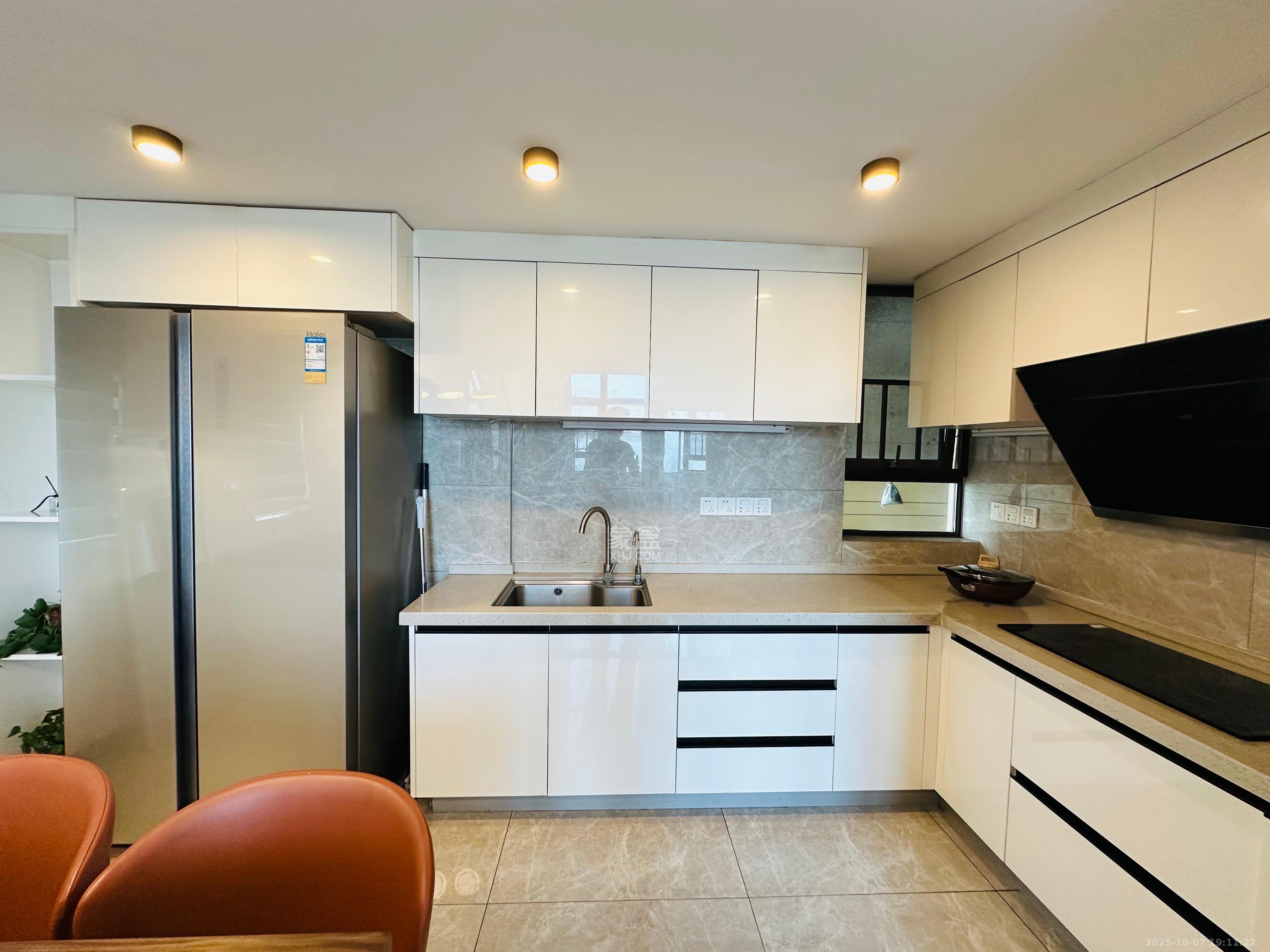 达美溪湖湾  2室2厅1卫    3500.0元/月室内图