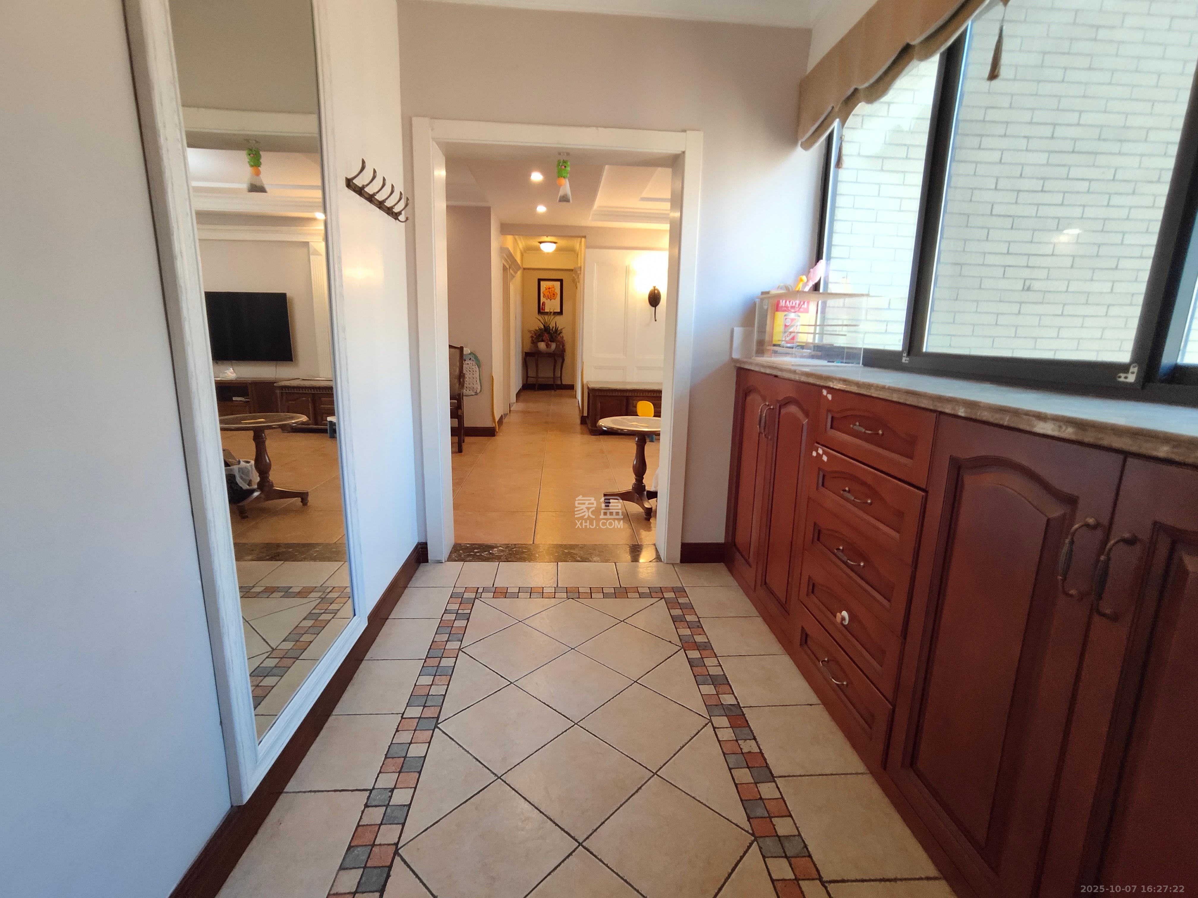 长房白沙湾 4室2厅2卫 3380.0元/月 长房白沙湾 4室2厅2卫 3380.0元/月室内图