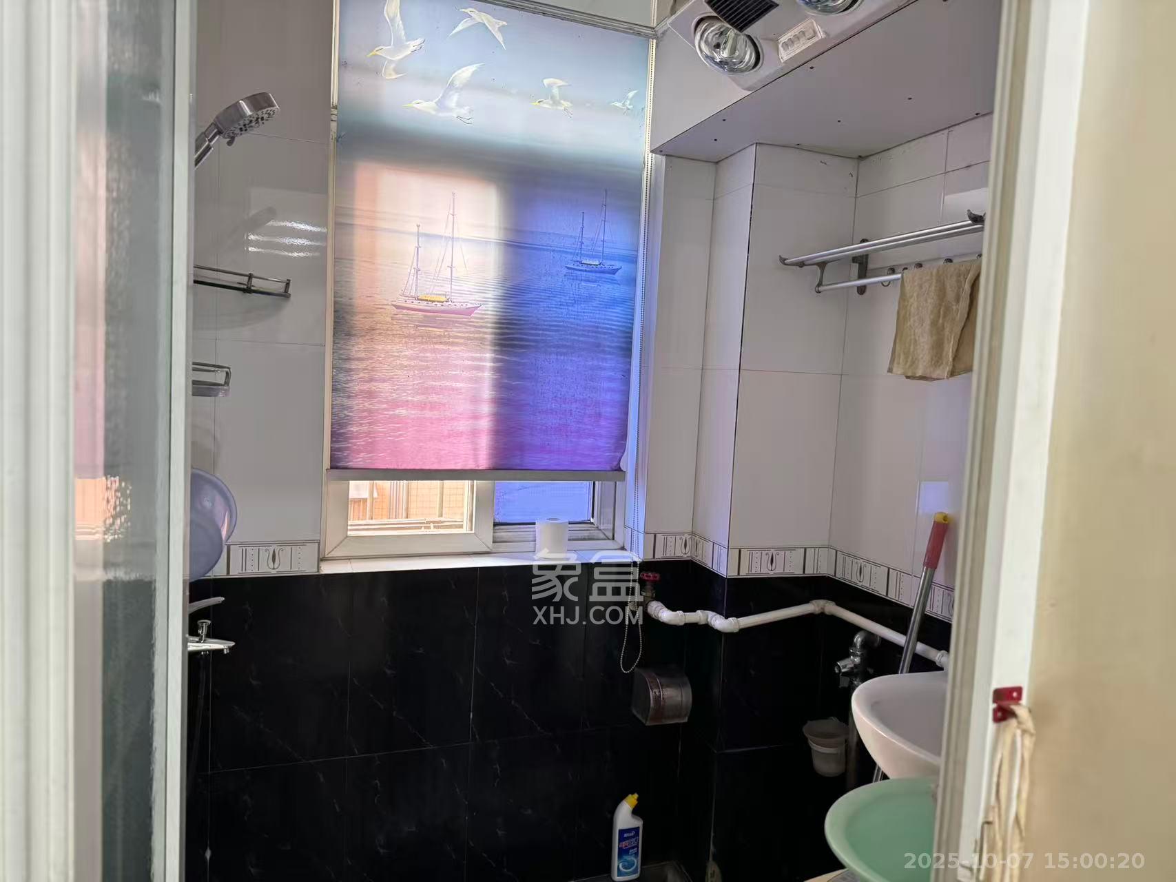 翡翠林居  3室2厅2卫    2000.0元/月 翡翠林居  3室2厅2卫    2000.0元/月室内图