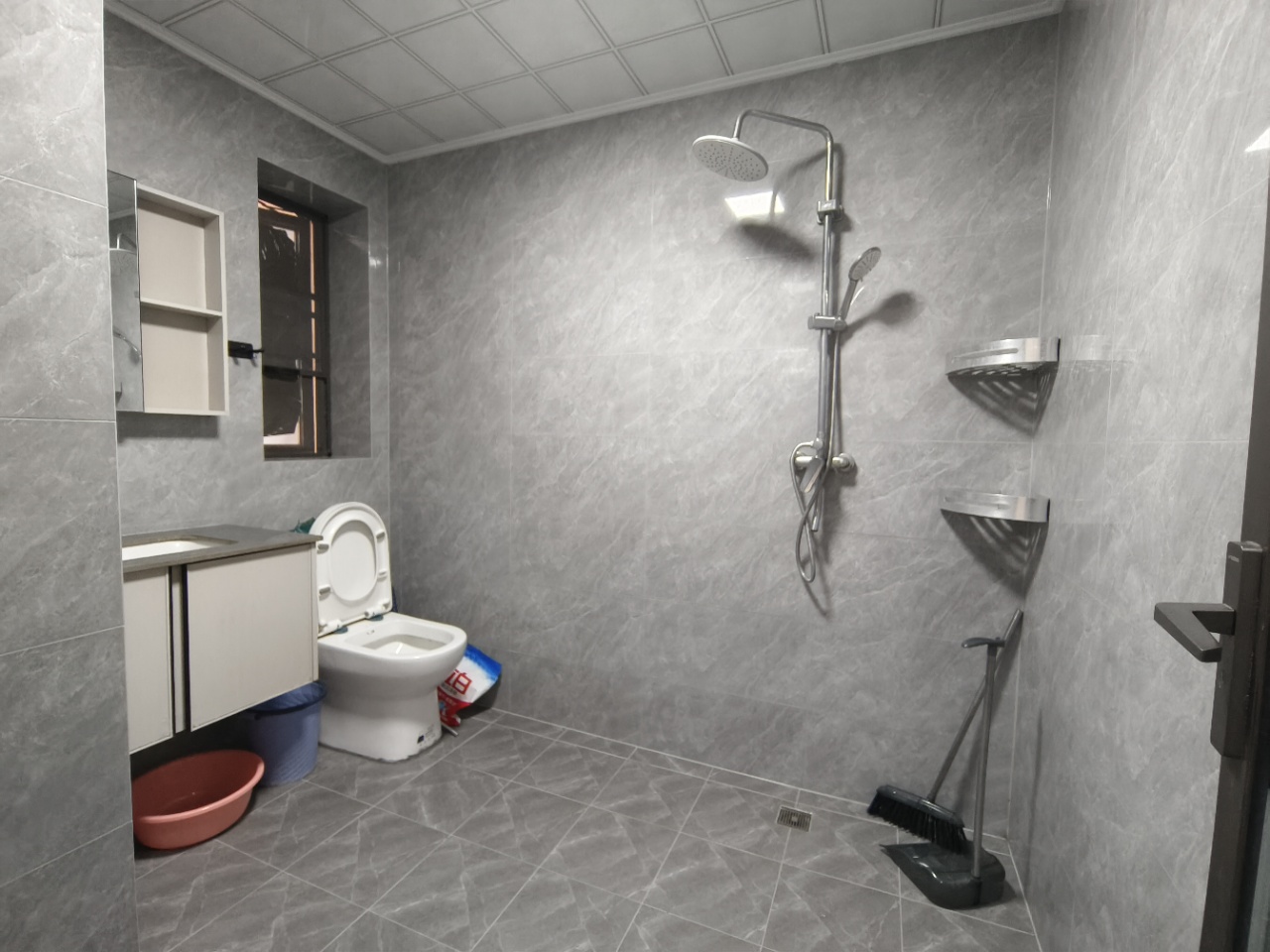 海航豪庭南苑 4室2厅2卫 6500.0元/月 海航豪庭南苑 4室2厅2卫 6500.0元/月室内图