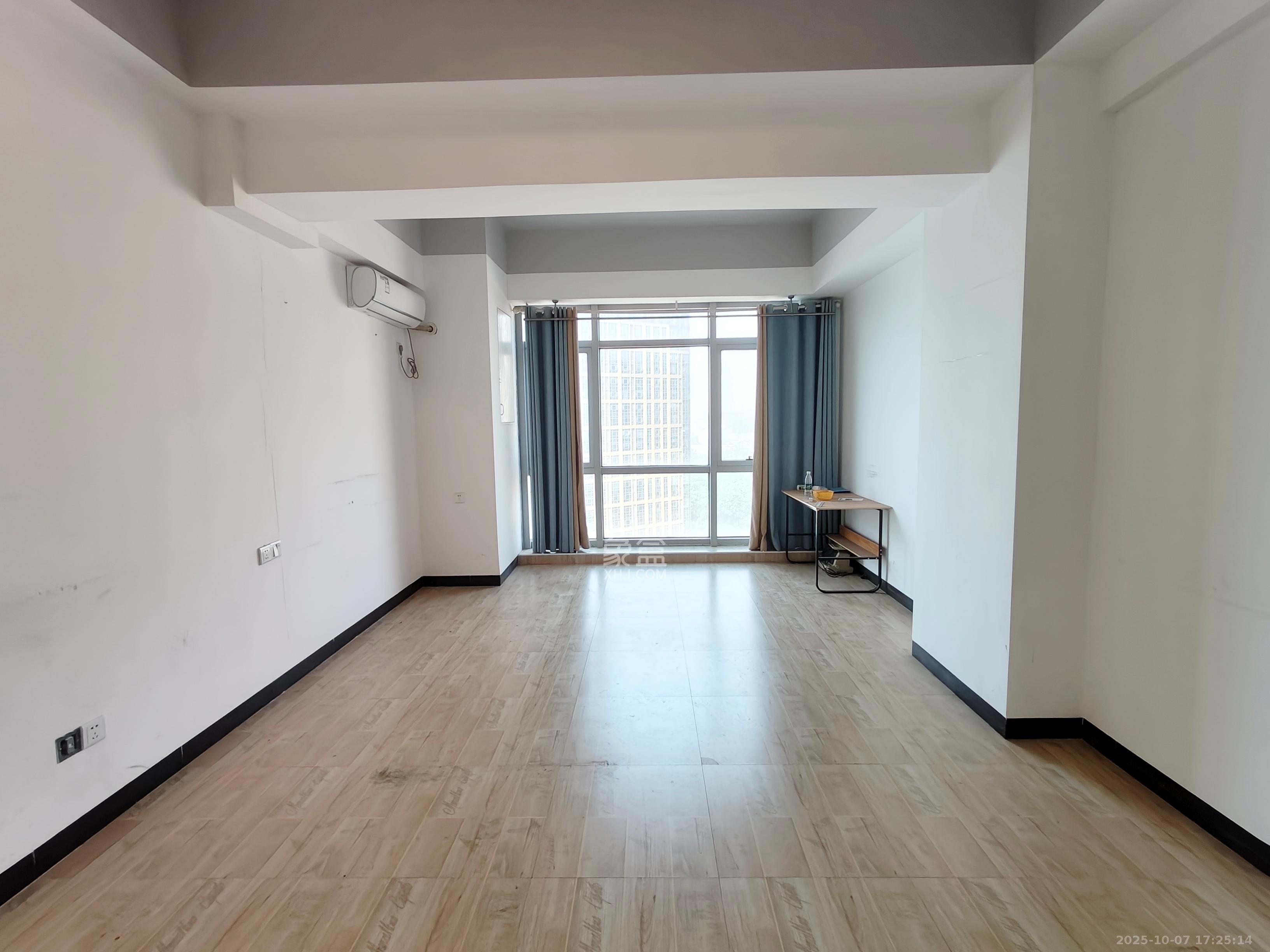 奥克斯缔壹城  1室1厅1卫    1300.0元/月室内图