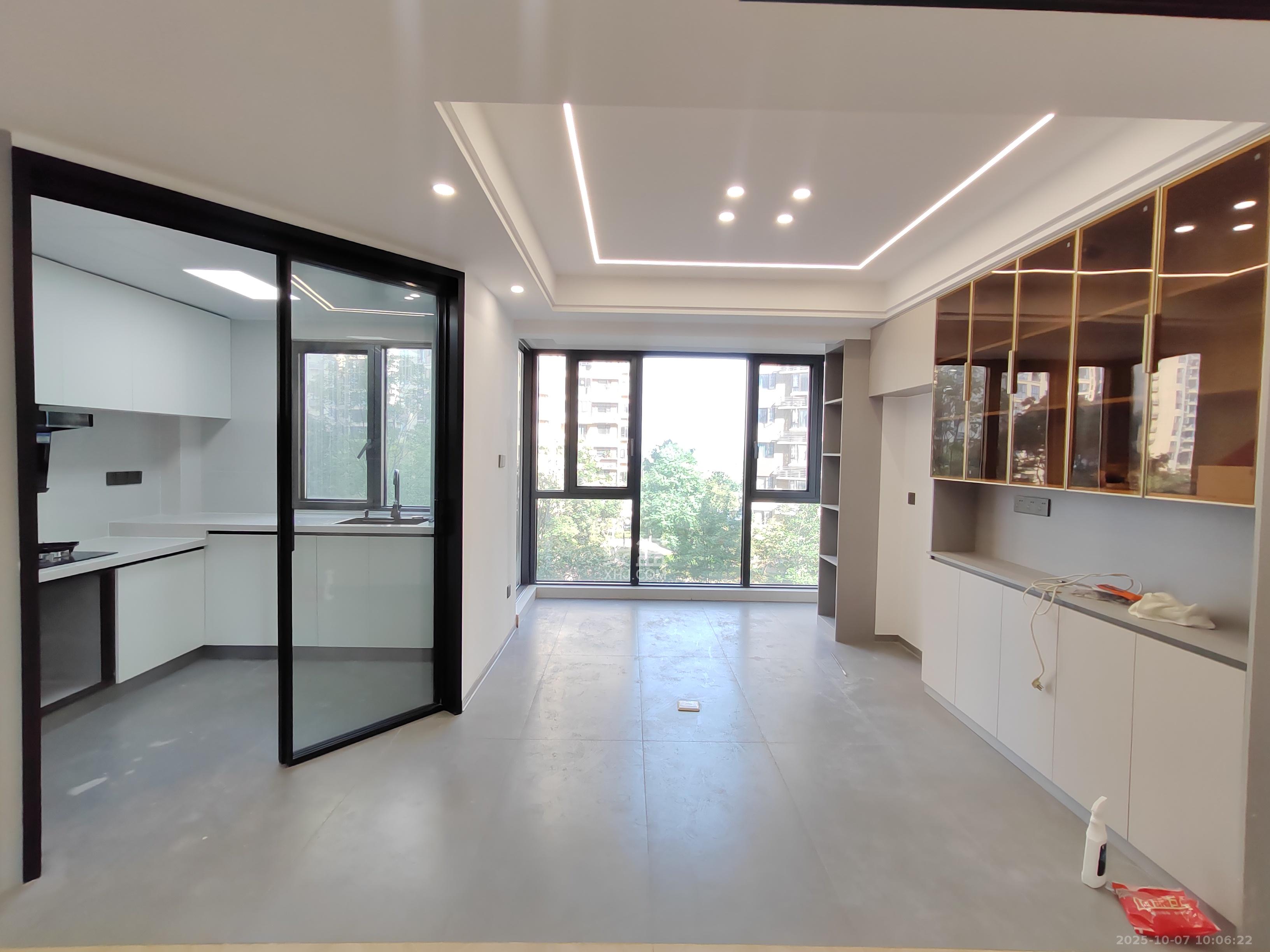 保利香槟国际  5室2厅2卫    3000.0元/月室内图