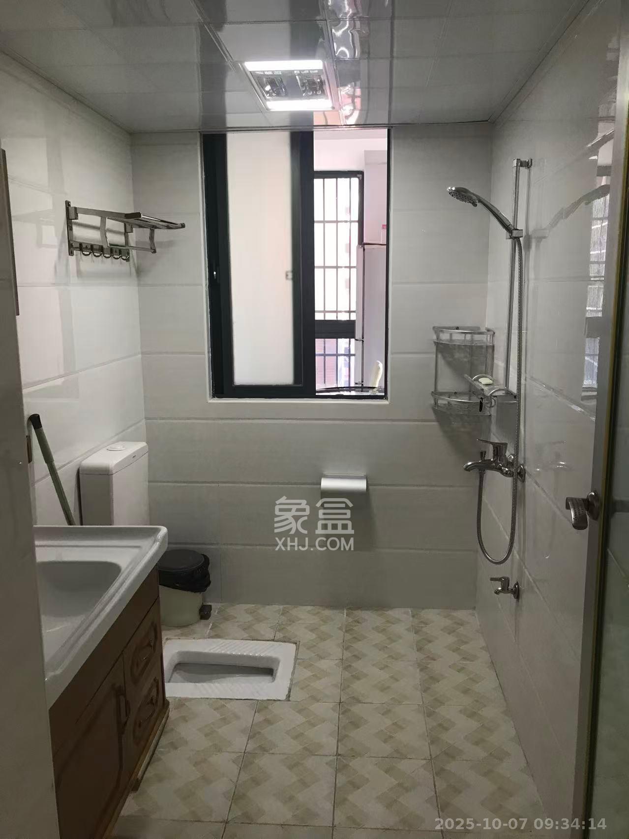 海德公园  4室2厅2卫    2300.0元/月 海德公园  4室2厅2卫    2300.0元/月室内图