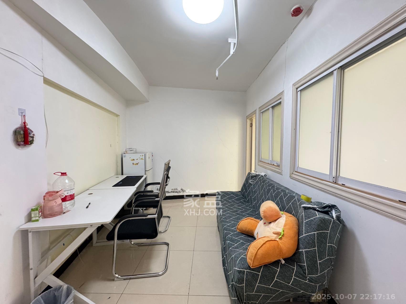 湖韵佳苑 2室2厅1卫 1600.0元/月 湖韵佳苑 2室2厅1卫 1600.0元/月室内图