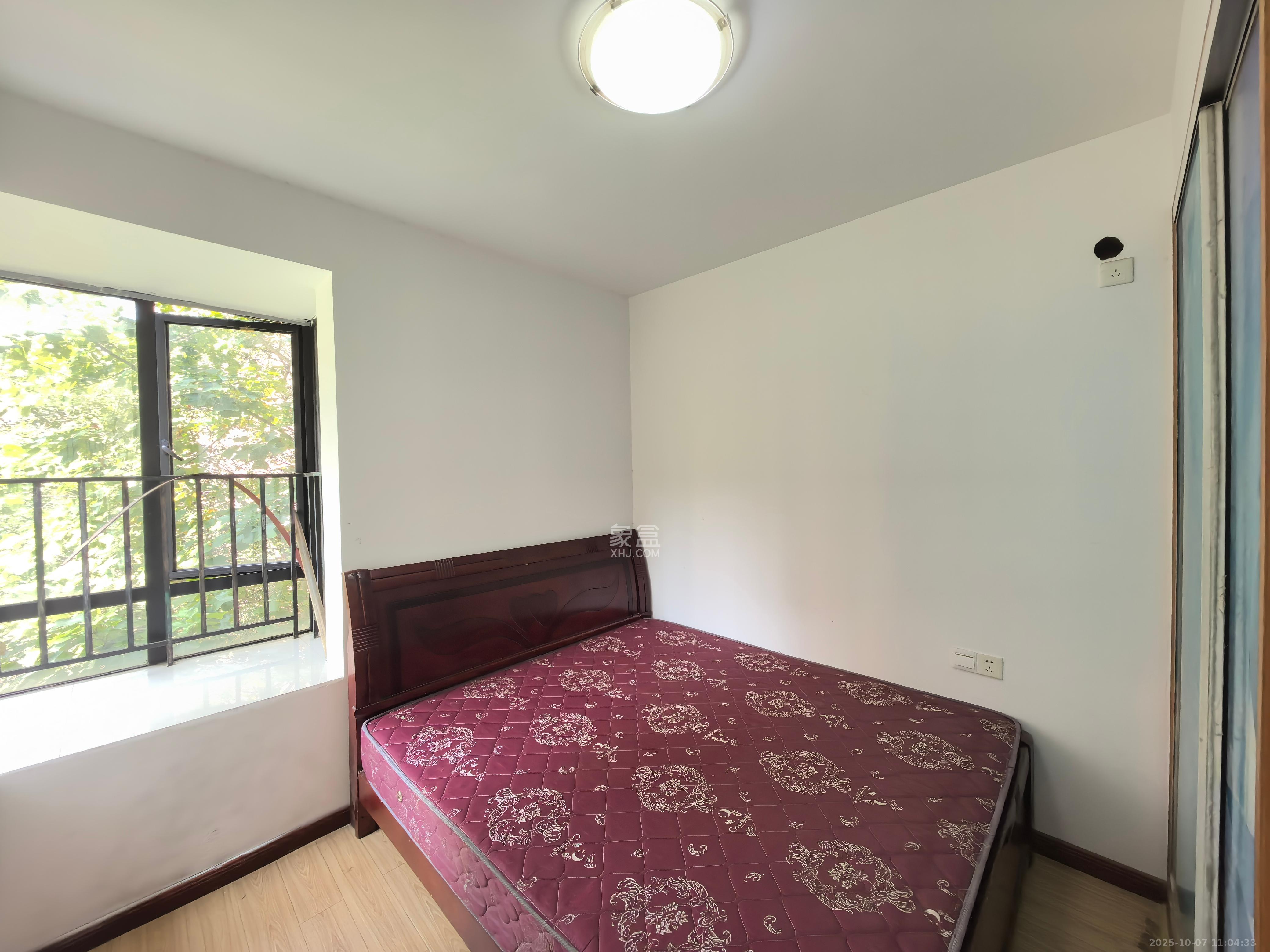 华润凤凰城一期  2室2厅1卫    1700.0元/月室内图