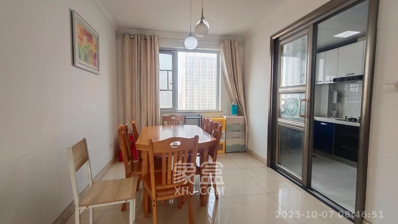 丽发新城  4室2厅1卫    2200.0元/月室内图