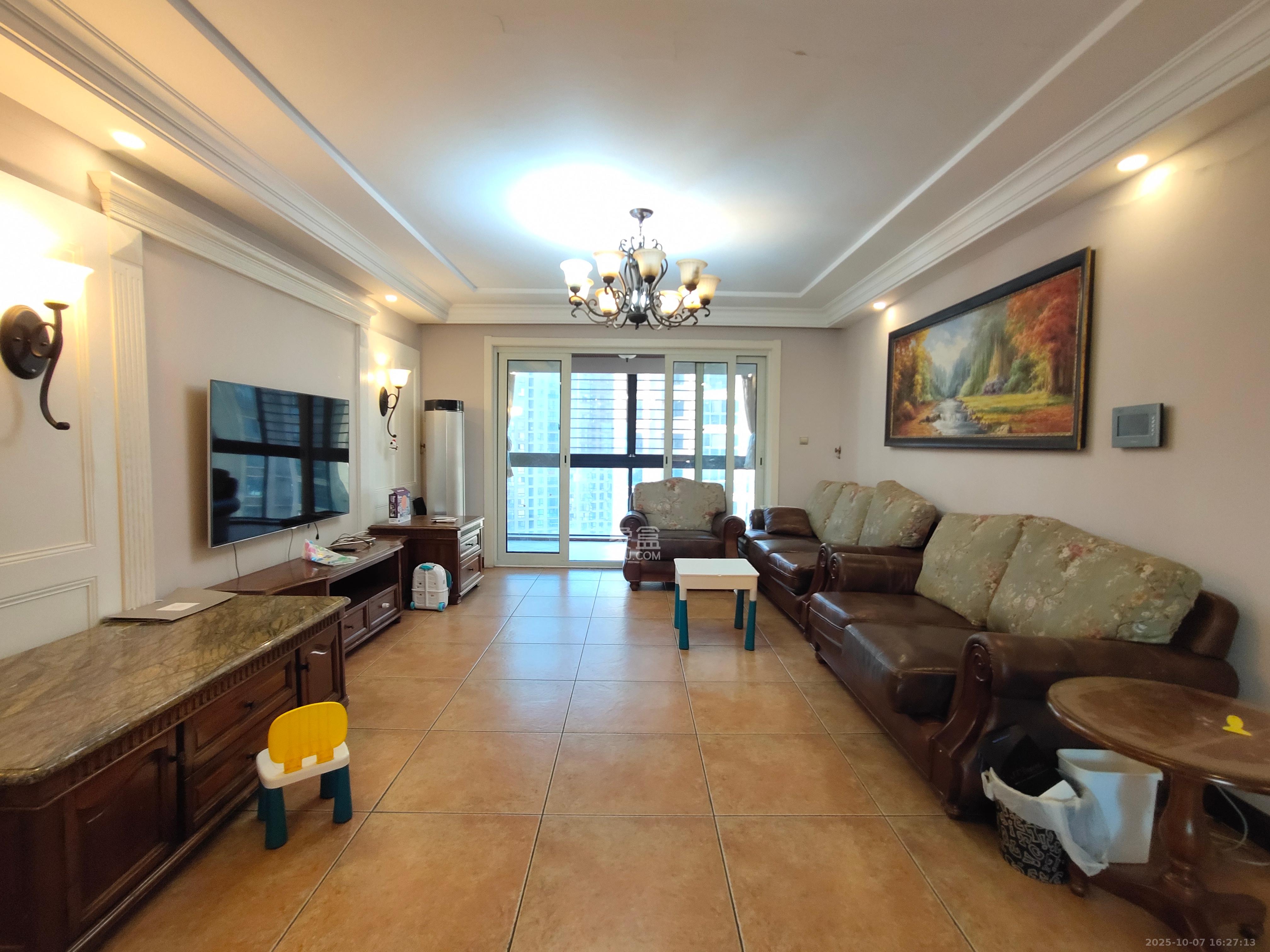 长房白沙湾 4室2厅2卫 3380.0元/月 长房白沙湾 4室2厅2卫 3380.0元/月室内图