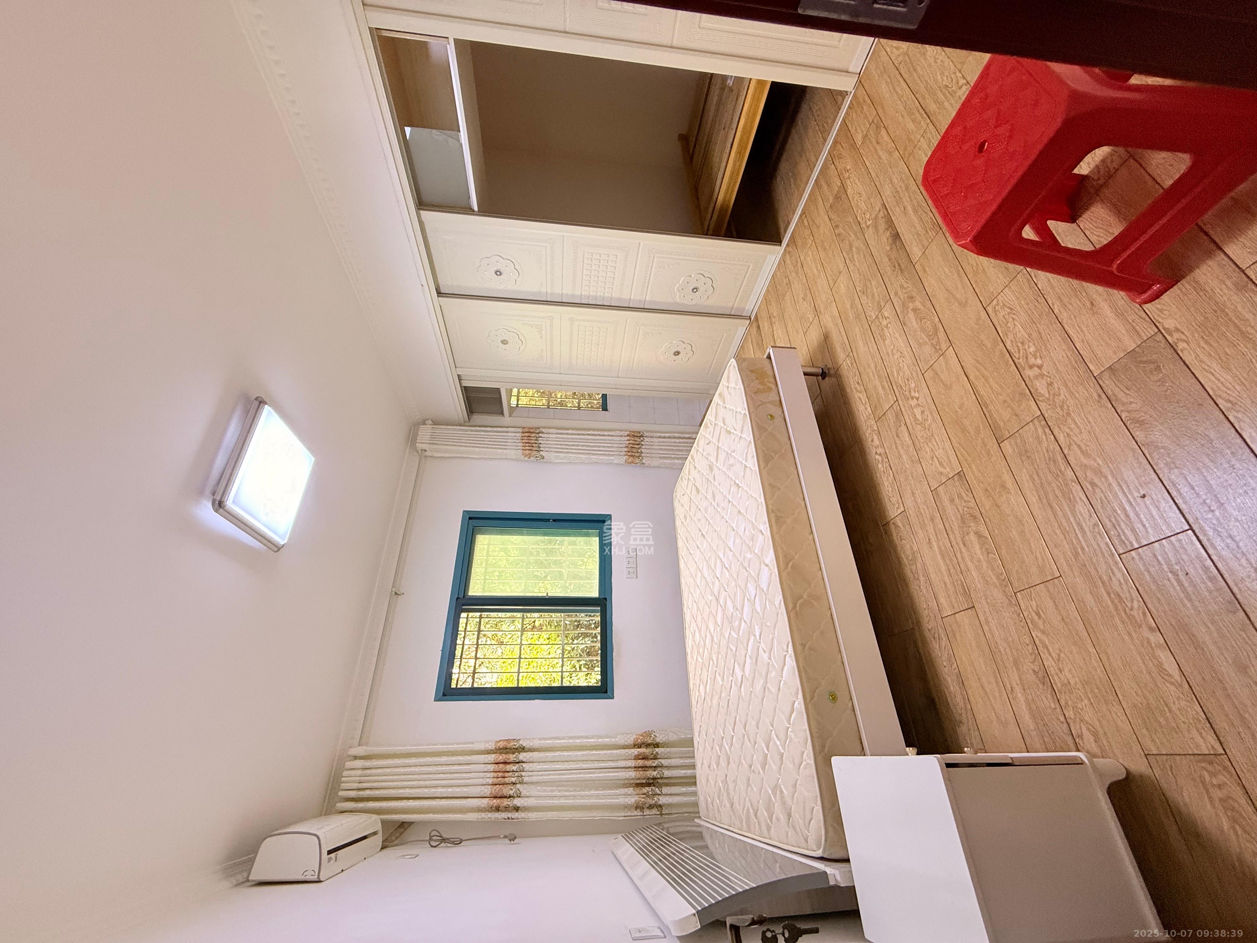 蝴蝶谷 4室2厅2卫 2400.0元/月 蝴蝶谷 4室2厅2卫 2400.0元/月室内图