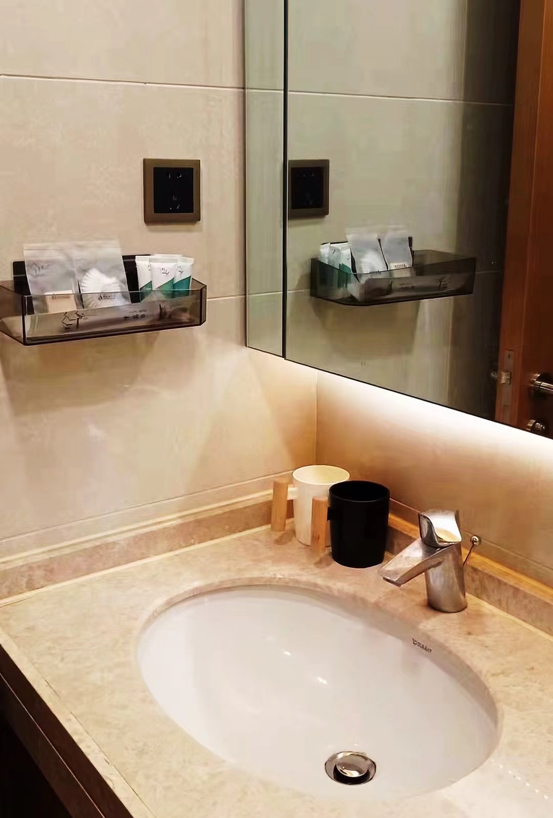 融创观澜湖公园壹号一期 2室1厅1卫 2300.0元/月 融创观澜湖公园壹号一期 2室1厅1卫 2300.0元/月室内图