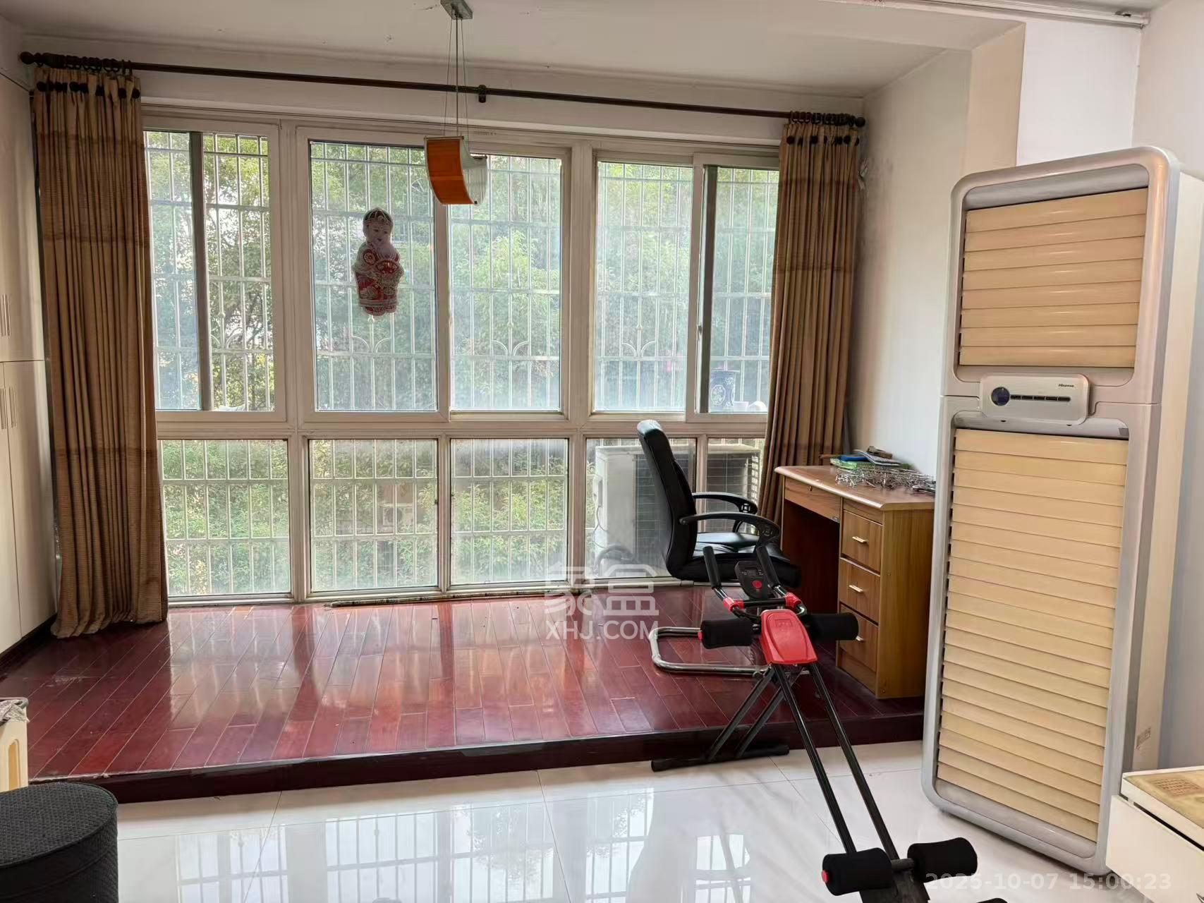 翡翠林居  3室2厅2卫    2000.0元/月 翡翠林居  3室2厅2卫    2000.0元/月室内图