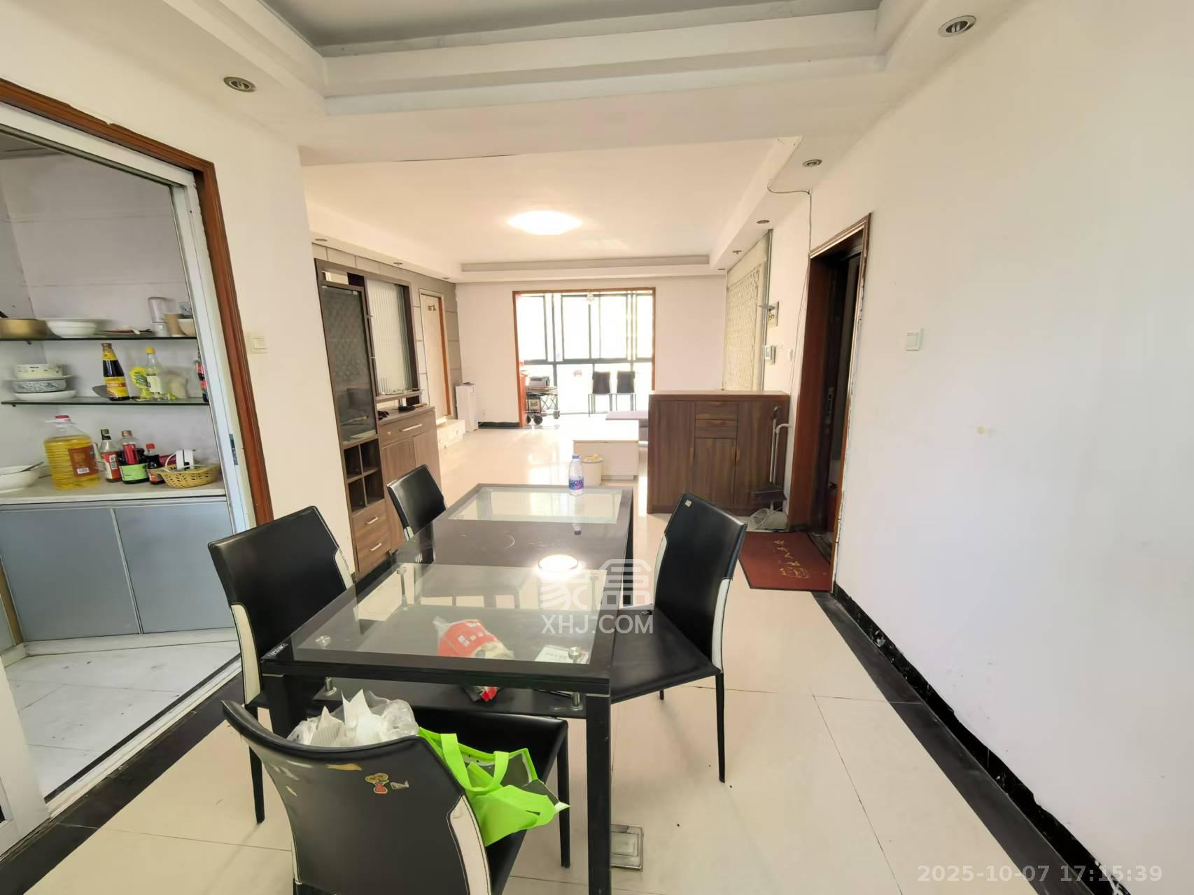 先锋东外滩  4室2厅2卫    3200.0元/月室内图