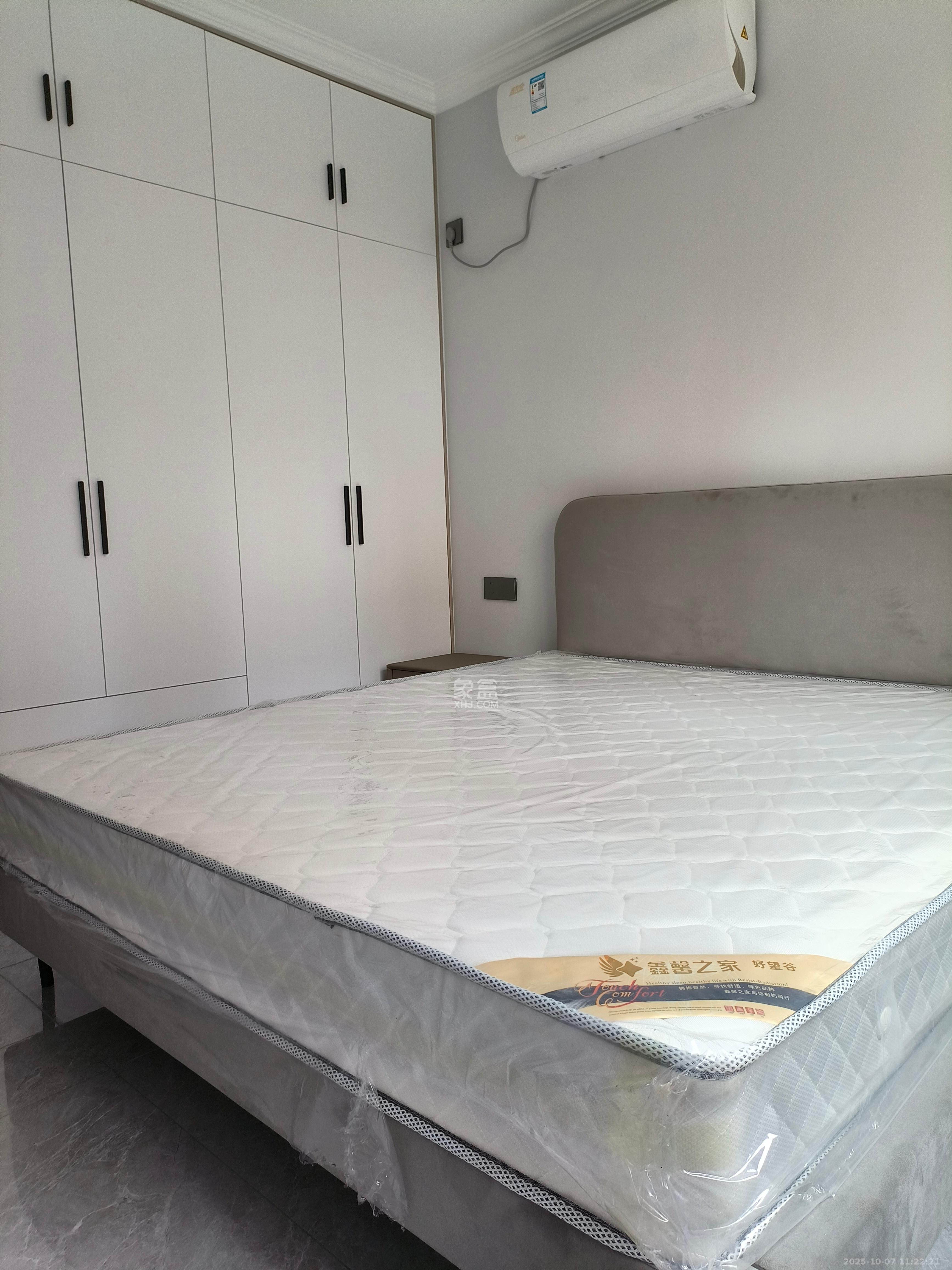 丽发新城  1室0厅0卫    2000.0元/月 丽发新城  1室0厅0卫    2000.0元/月室内图