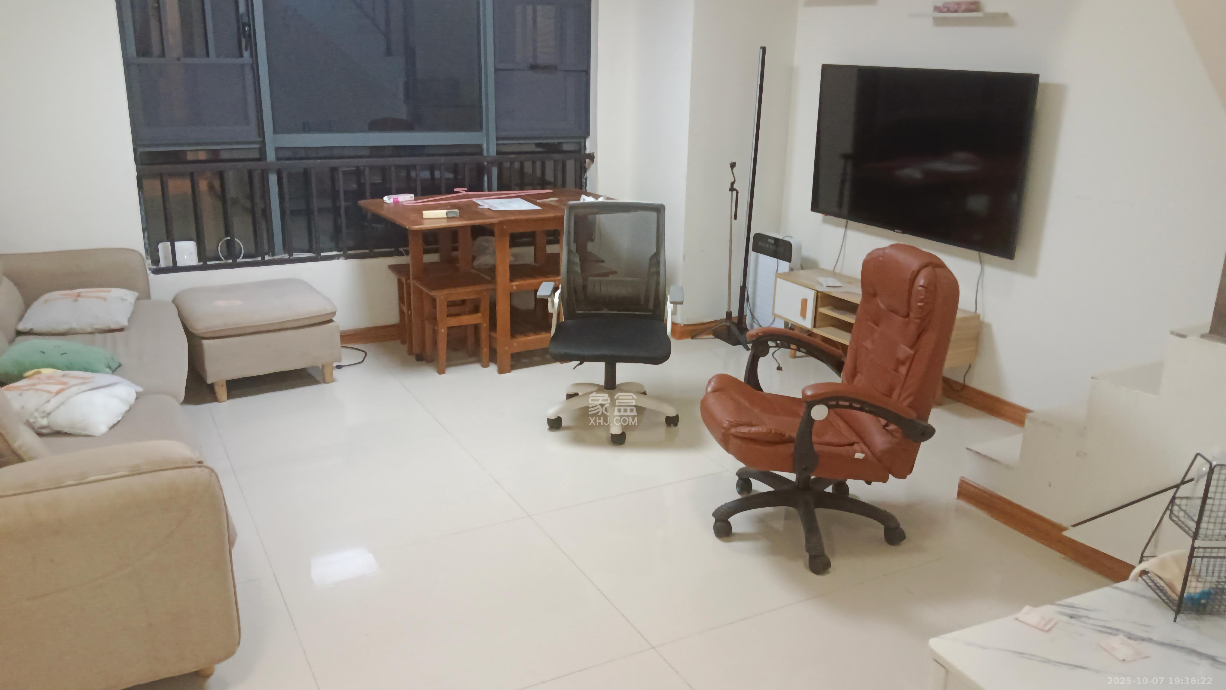 荣盛花语书苑  1室1厅1卫    1800.0元/月 荣盛花语书苑  1室1厅1卫    1800.0元/月