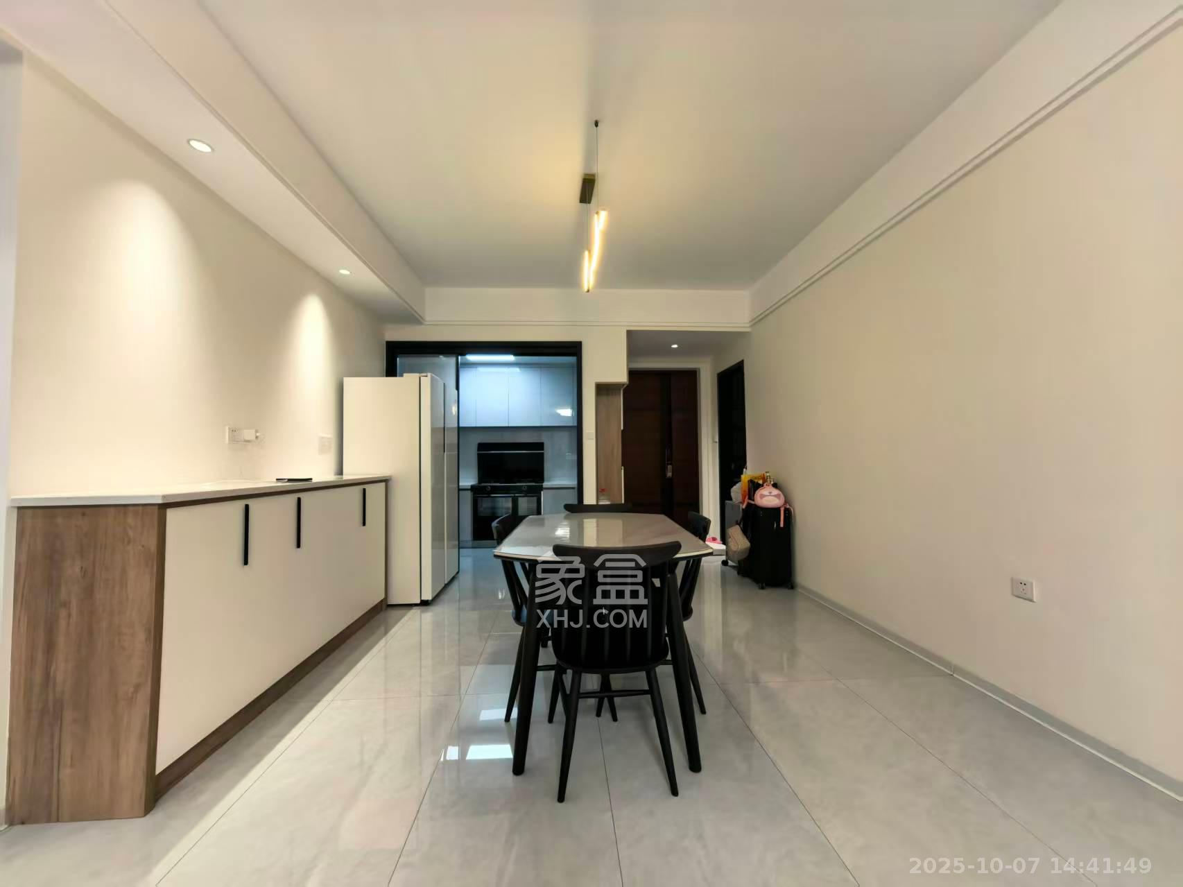 润和湘江天地C区  1室0厅0卫    3300.0元/月 润和湘江天地C区  1室0厅0卫    3300.0元/月