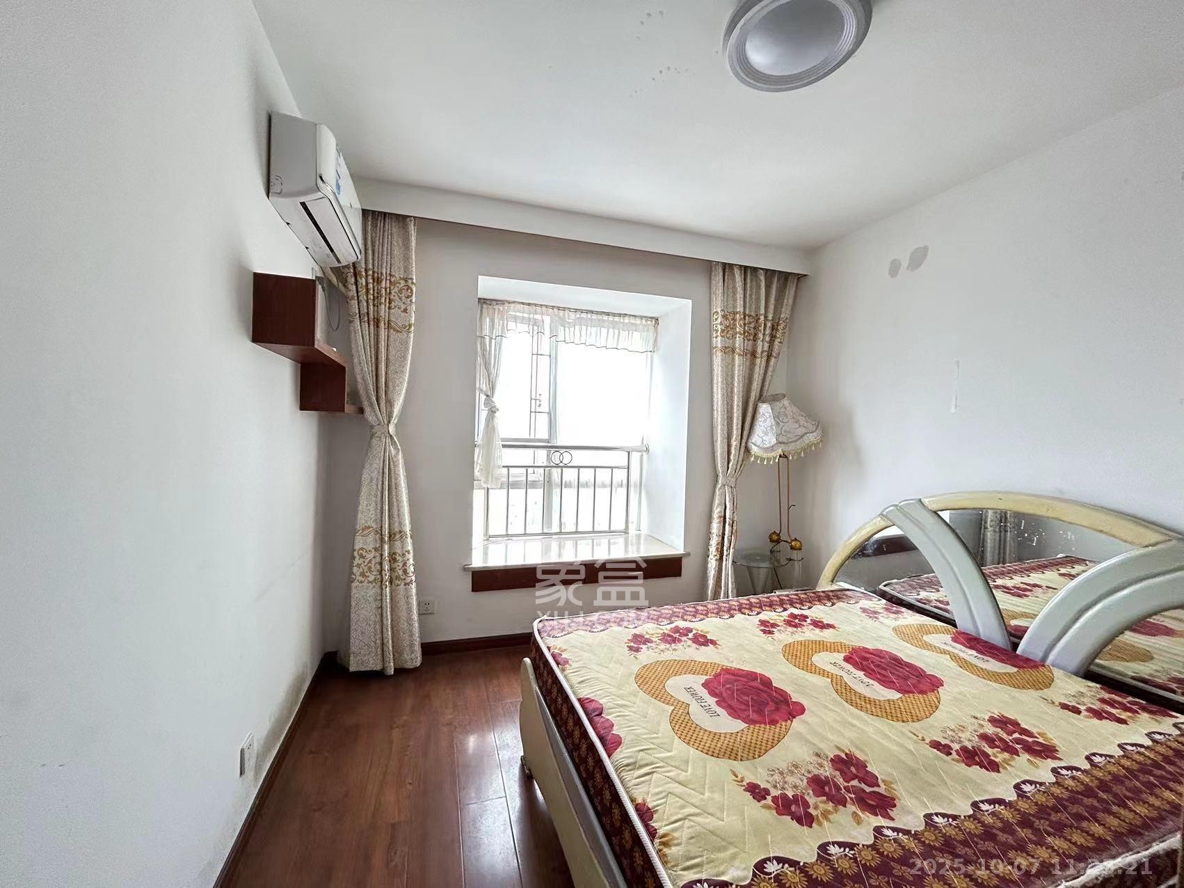 恒广国际景园一二区 3室2厅2卫 2500.0元/月 恒广国际景园一二区 3室2厅2卫 2500.0元/月室内图