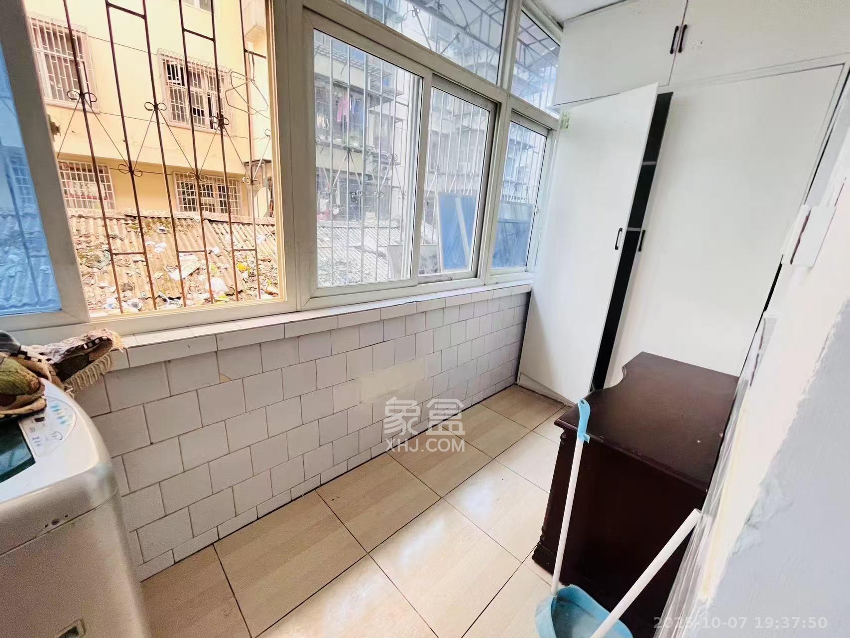 向家湾社区(含富湘公寓) 2室1厅1卫 2000.0元/月 向家湾社区(含富湘公寓) 2室1厅1卫 2000.0元/月室内图