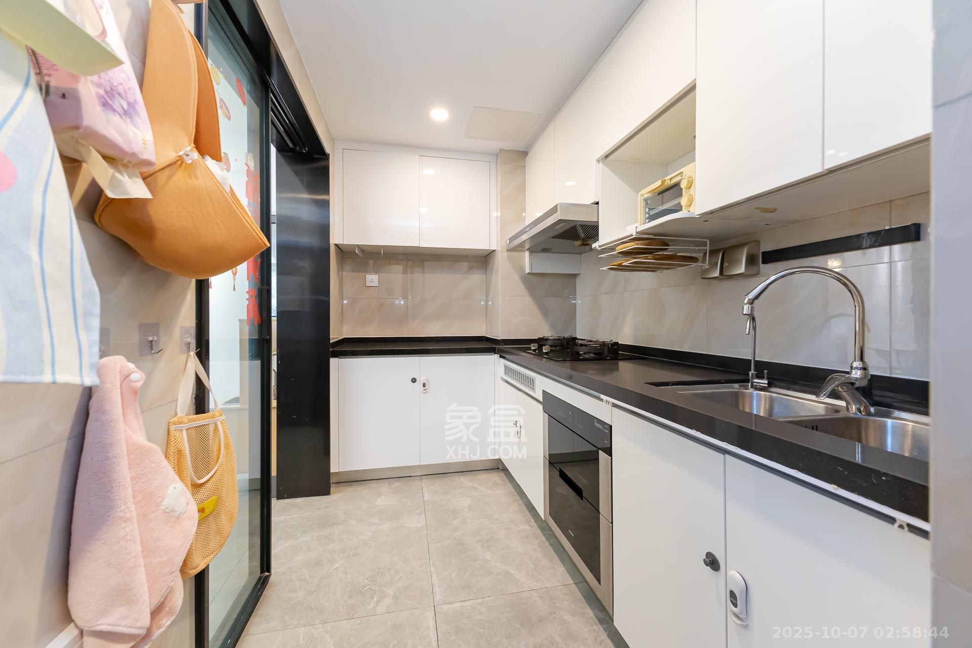 时代倾城四期 4室2厅2卫 93.8万 时代倾城四期 4室2厅2卫 93.8万厨房