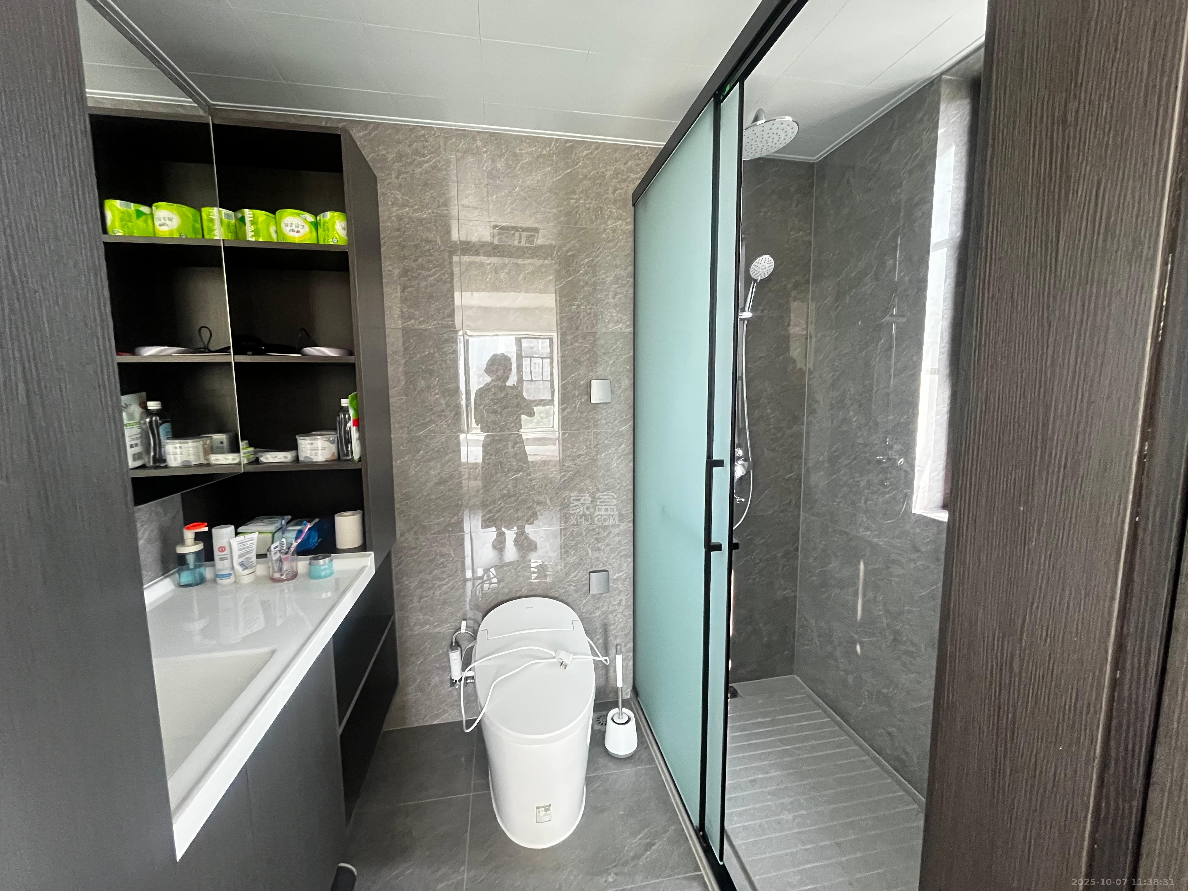 万科松湖天地  4室2厅2卫    6000.0元/月室内图