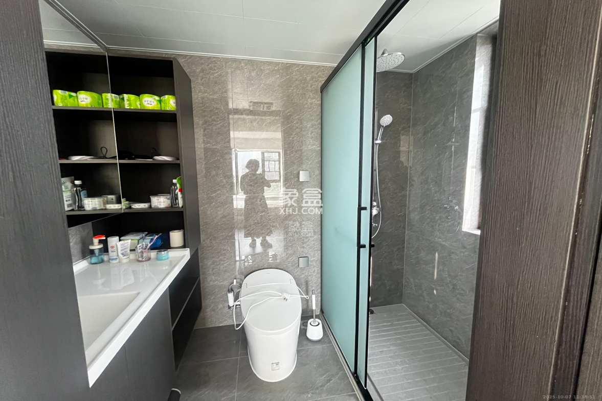 万科松湖天地  4室2厅2卫    6000.0元/月 万科松湖天地  4室2厅2卫    6000.0元/月室内图