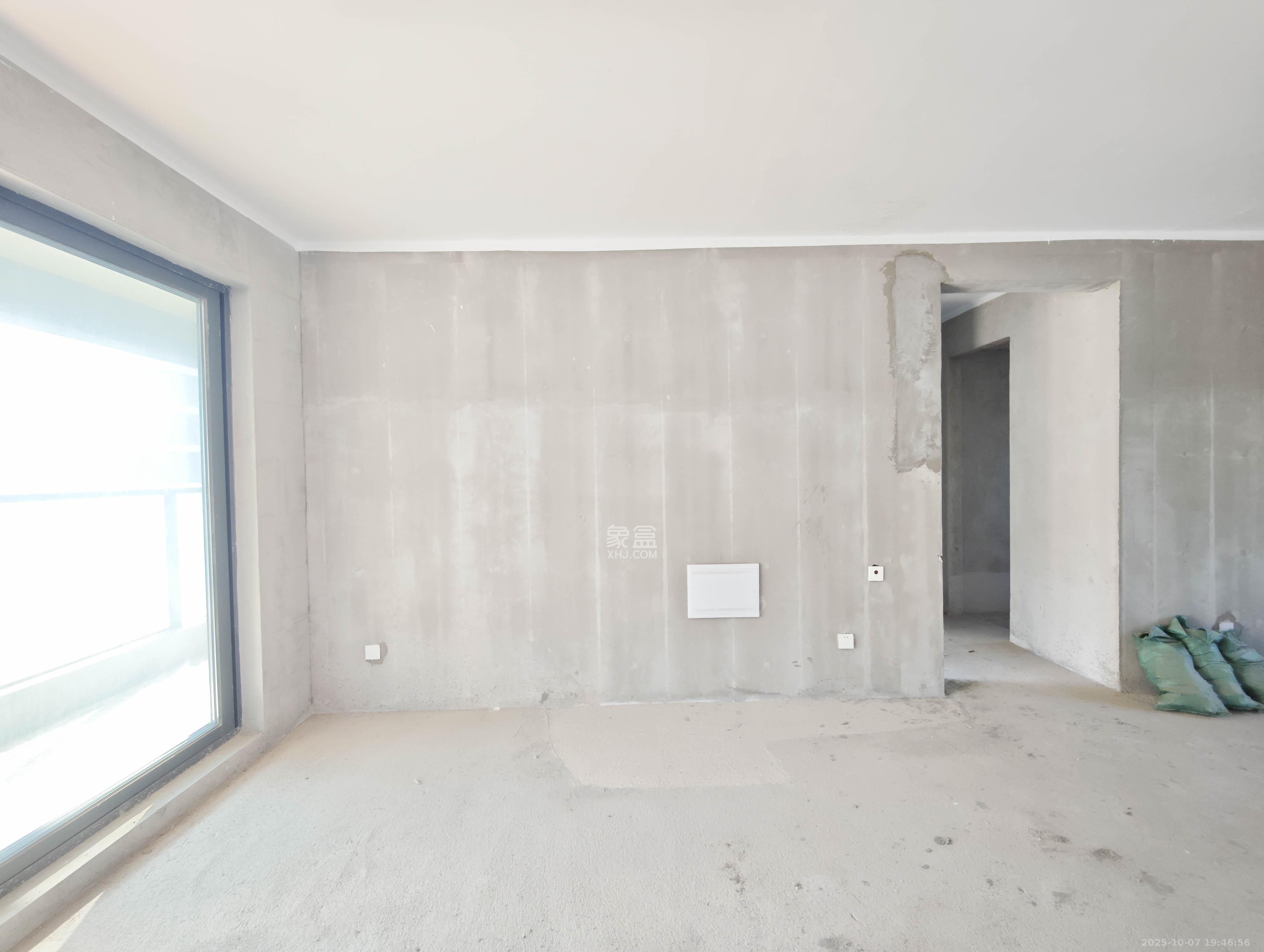 融创会展上东区  3室2厅1卫    90.0万 融创会展上东区  3室2厅1卫    90.0万