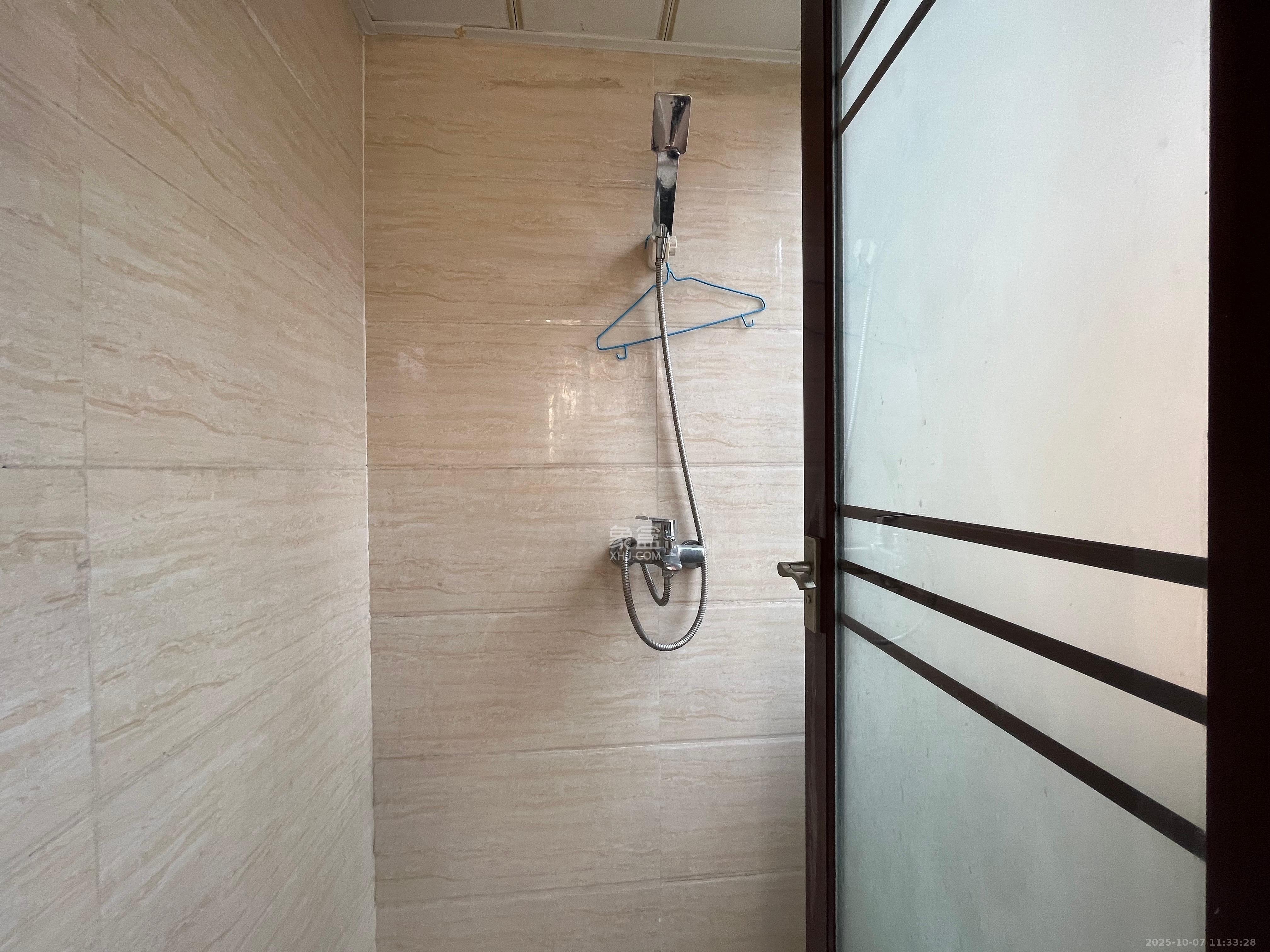 鑫隆家园 1室0厅0卫 1600.0元/月 鑫隆家园 1室0厅0卫 1600.0元/月室内图