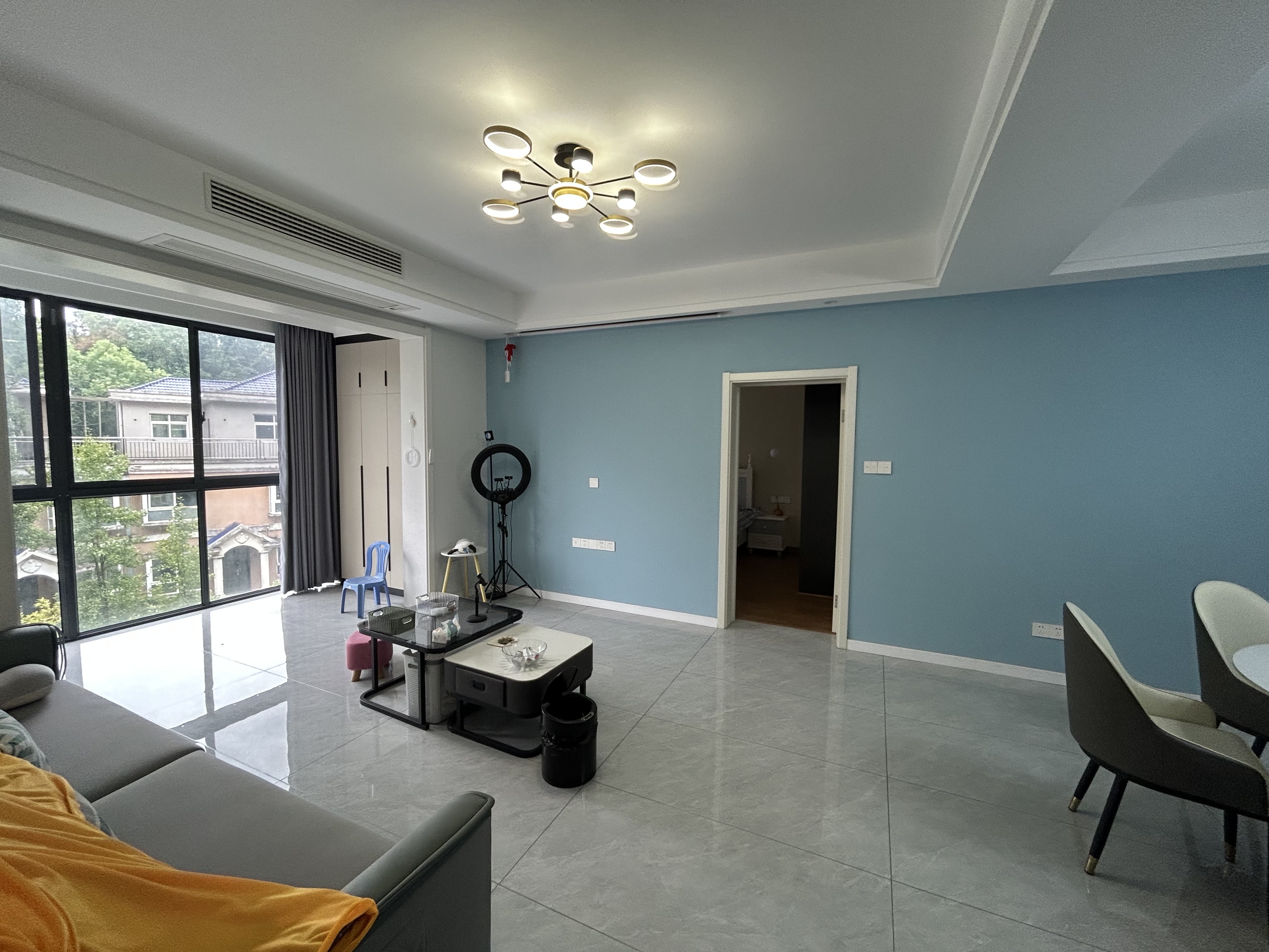 学府花园(文苑瑞景) 3室2厅1卫 48.8万 学府花园(文苑瑞景) 3室2厅1卫 48.8万客厅