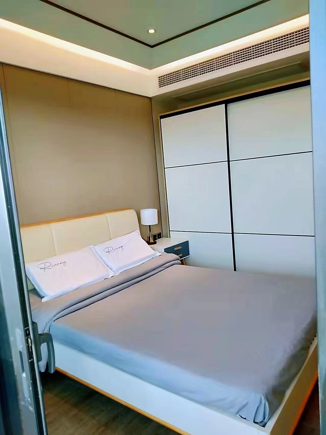 融创观澜湖公园壹号一期 2室1厅1卫 2300.0元/月 融创观澜湖公园壹号一期 2室1厅1卫 2300.0元/月室内图