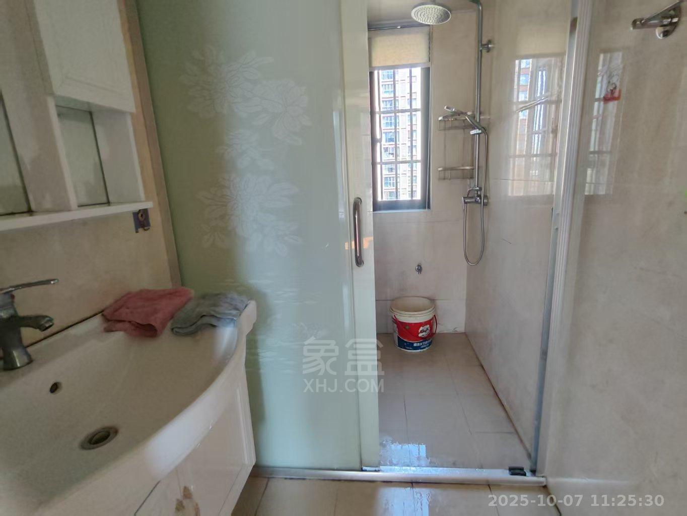 金轮翡翠名园 4室2厅2卫 2000.0元/月 金轮翡翠名园 4室2厅2卫 2000.0元/月室内图