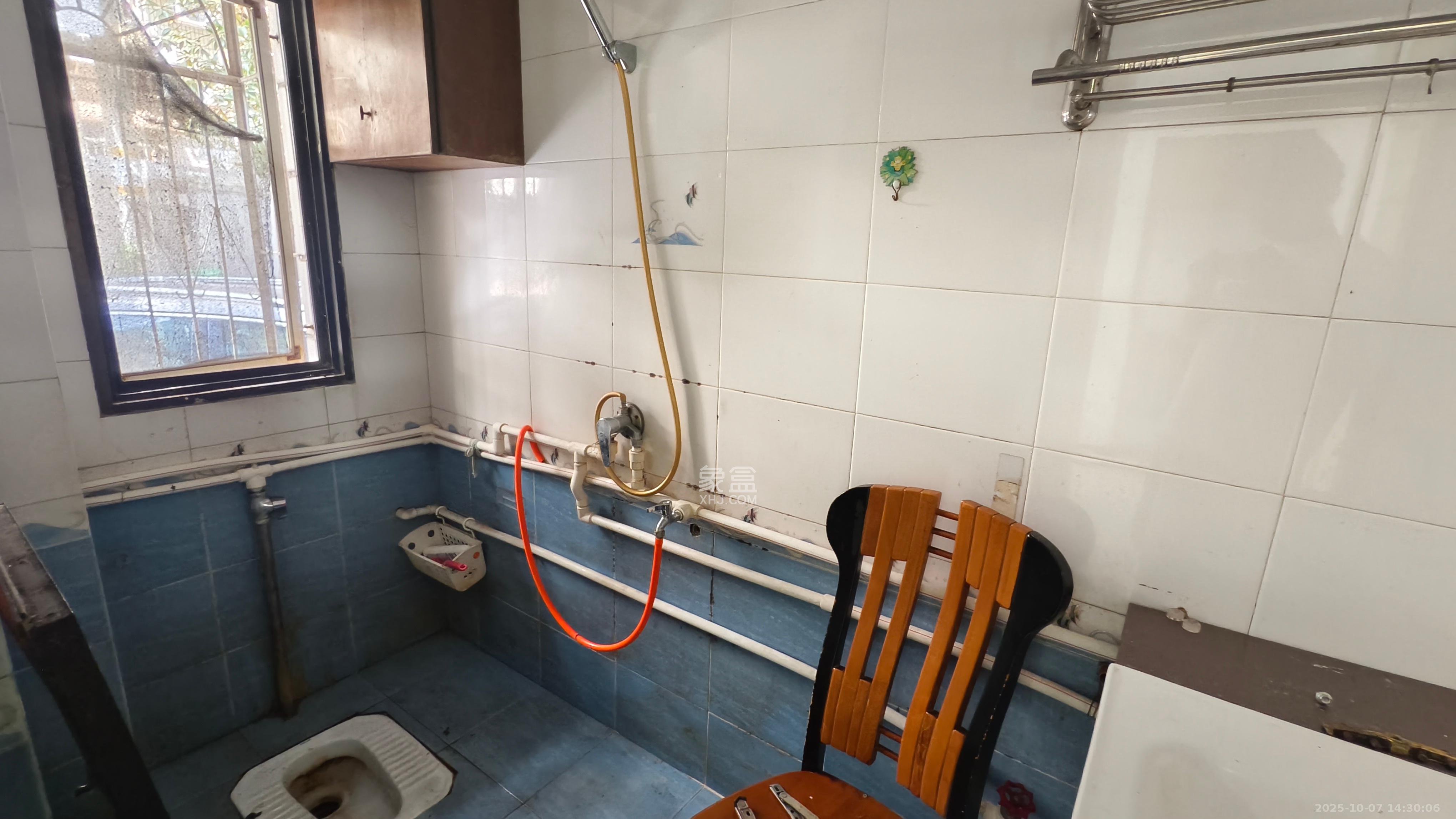 阿弥岭农村信用宿舍(阿弥岭路34号)  2室1厅1卫    1800.0元/月 阿弥岭农村信用宿舍(阿弥岭路34号)  2室1厅1卫    1800.0元/月室内图