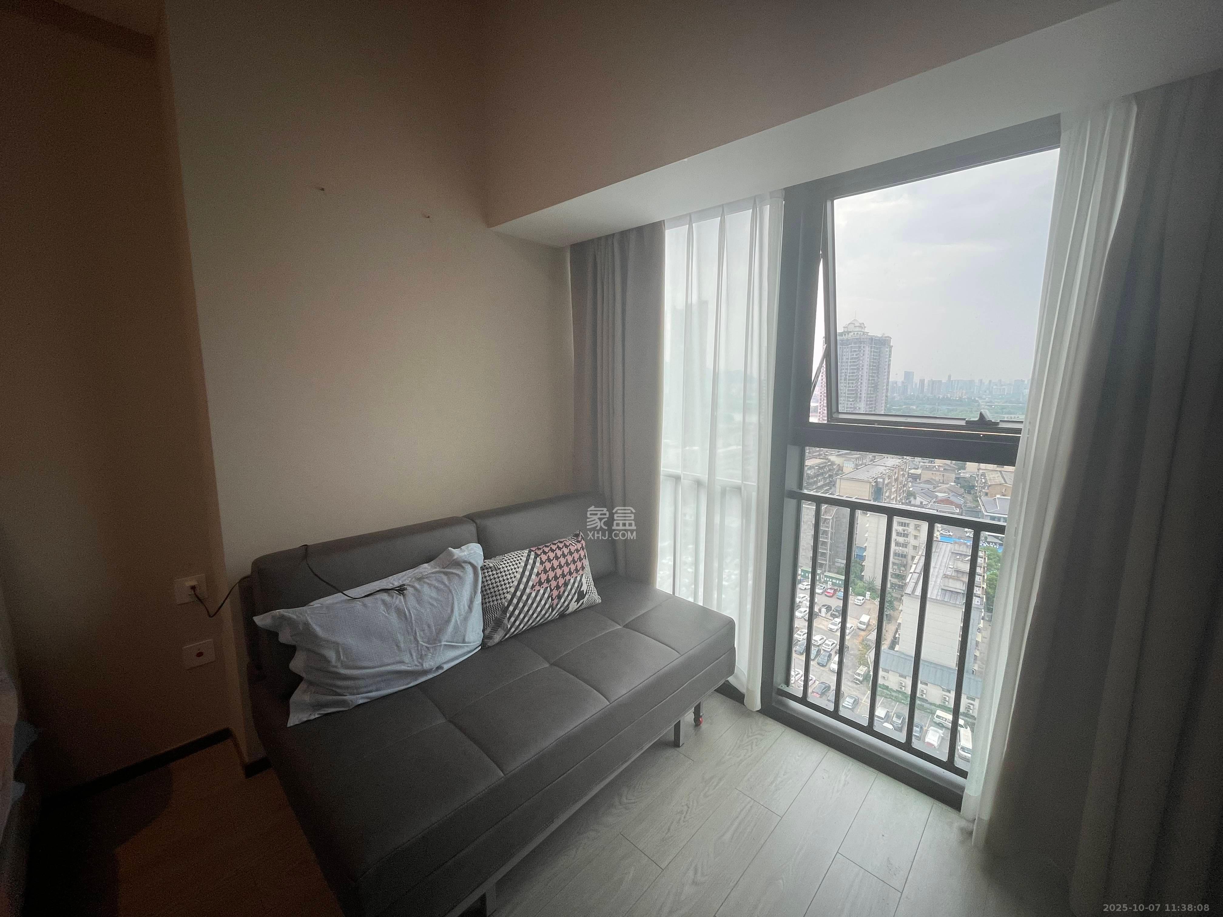 华润置地中心 1室0厅1卫 2400.0元/月 华润置地中心 1室0厅1卫 2400.0元/月室内图