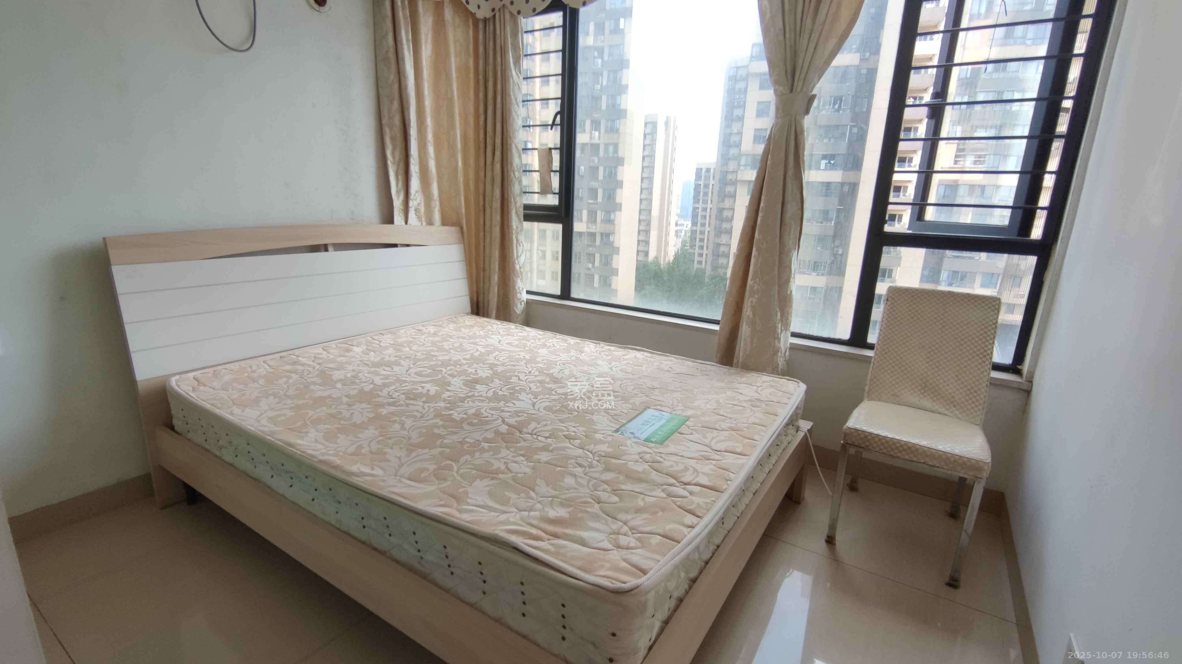 长房时代城 3室2厅1卫 2300.0元/月 长房时代城 3室2厅1卫 2300.0元/月室内图