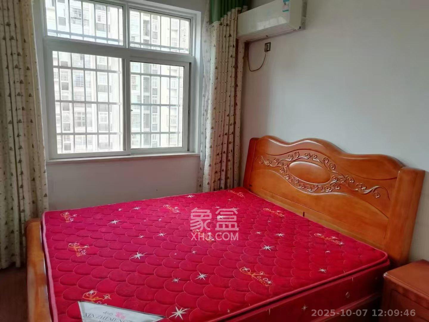 洋湖景园  3室2厅1卫    2400.0元/月室内图