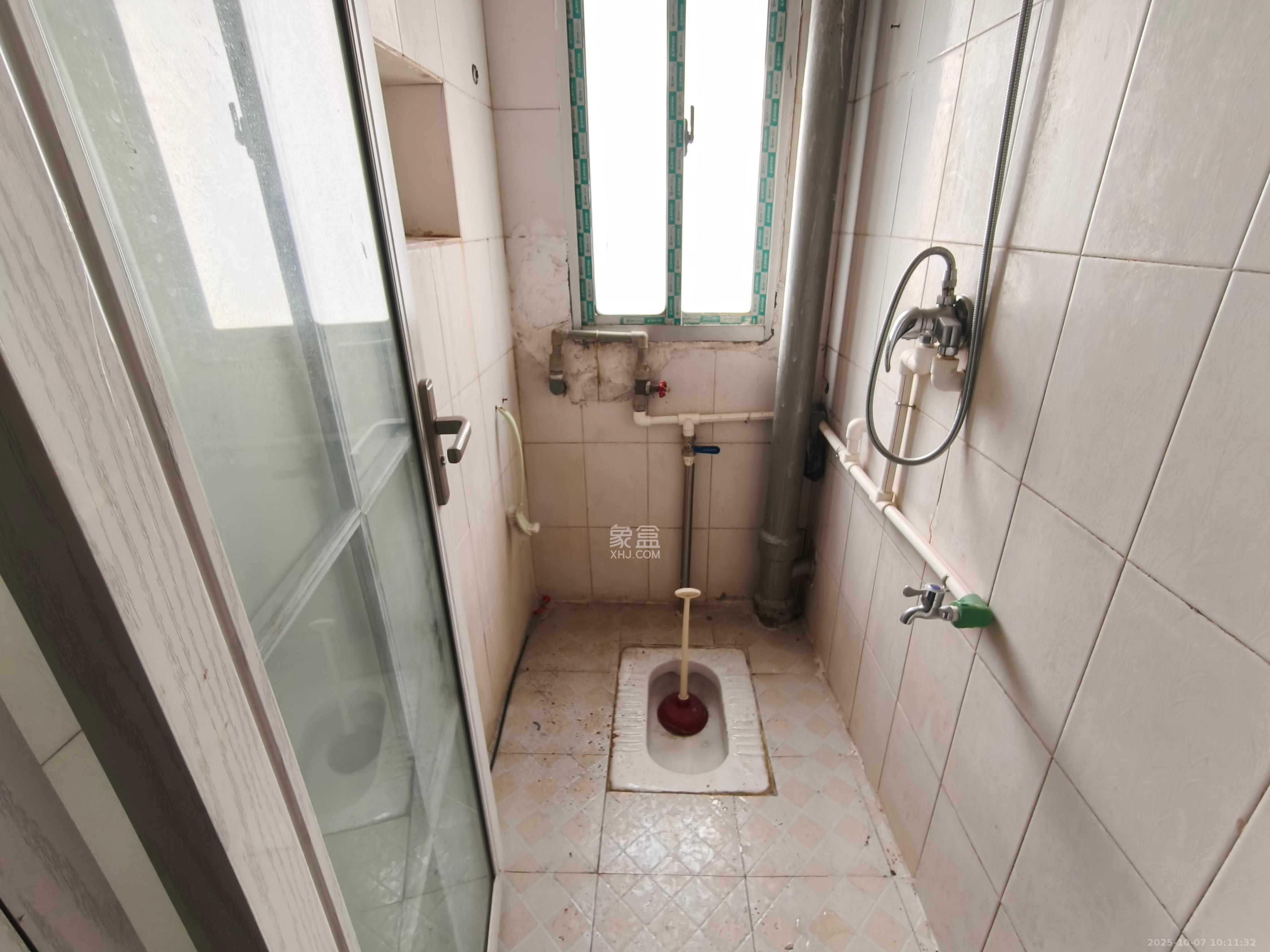 崇文里、崇圣里散盘  3室2厅1卫    2200.0元/月室内图