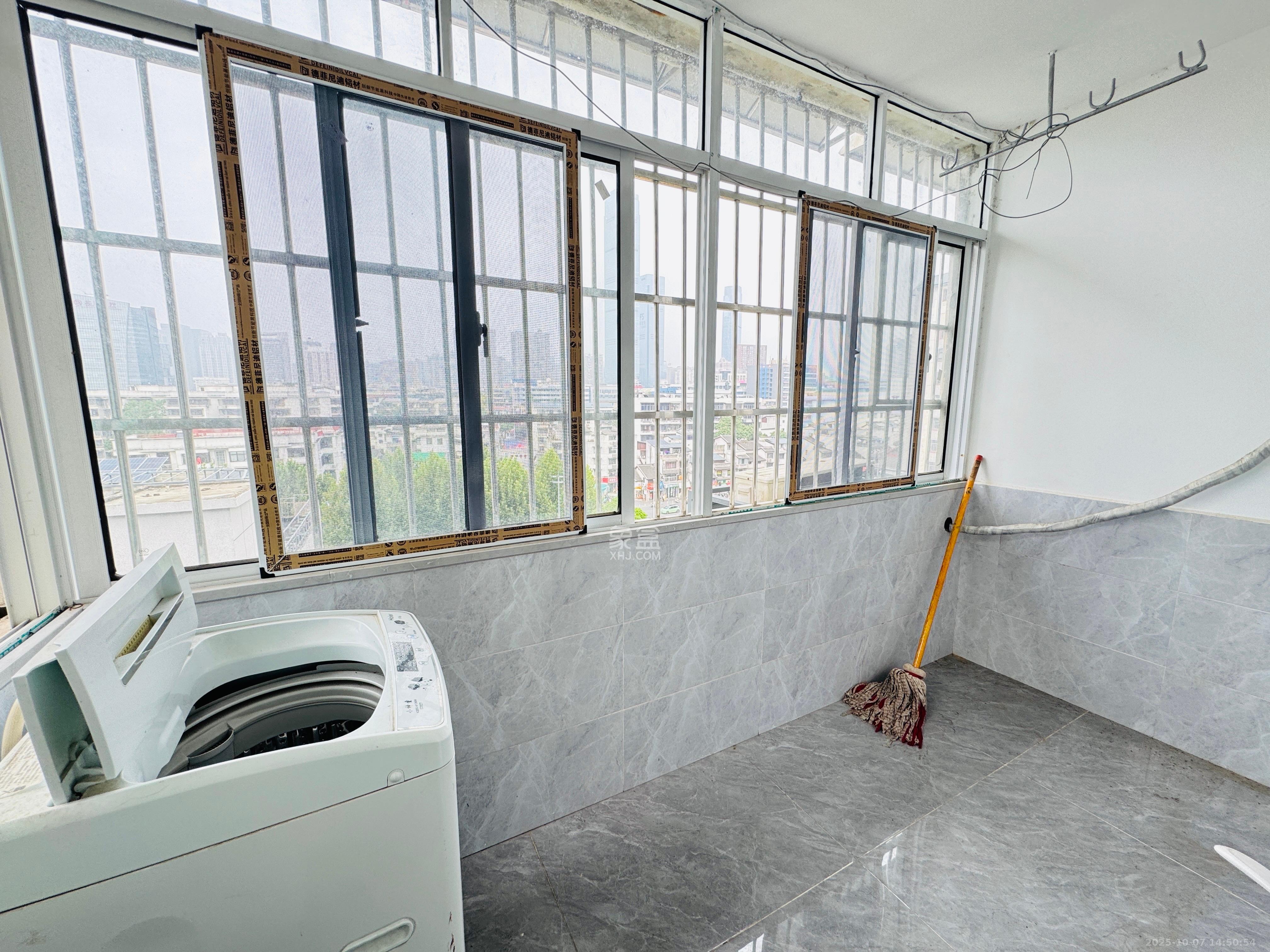 湘亚大楼 1室1厅1卫 1400.0元/月 湘亚大楼 1室1厅1卫 1400.0元/月室内图