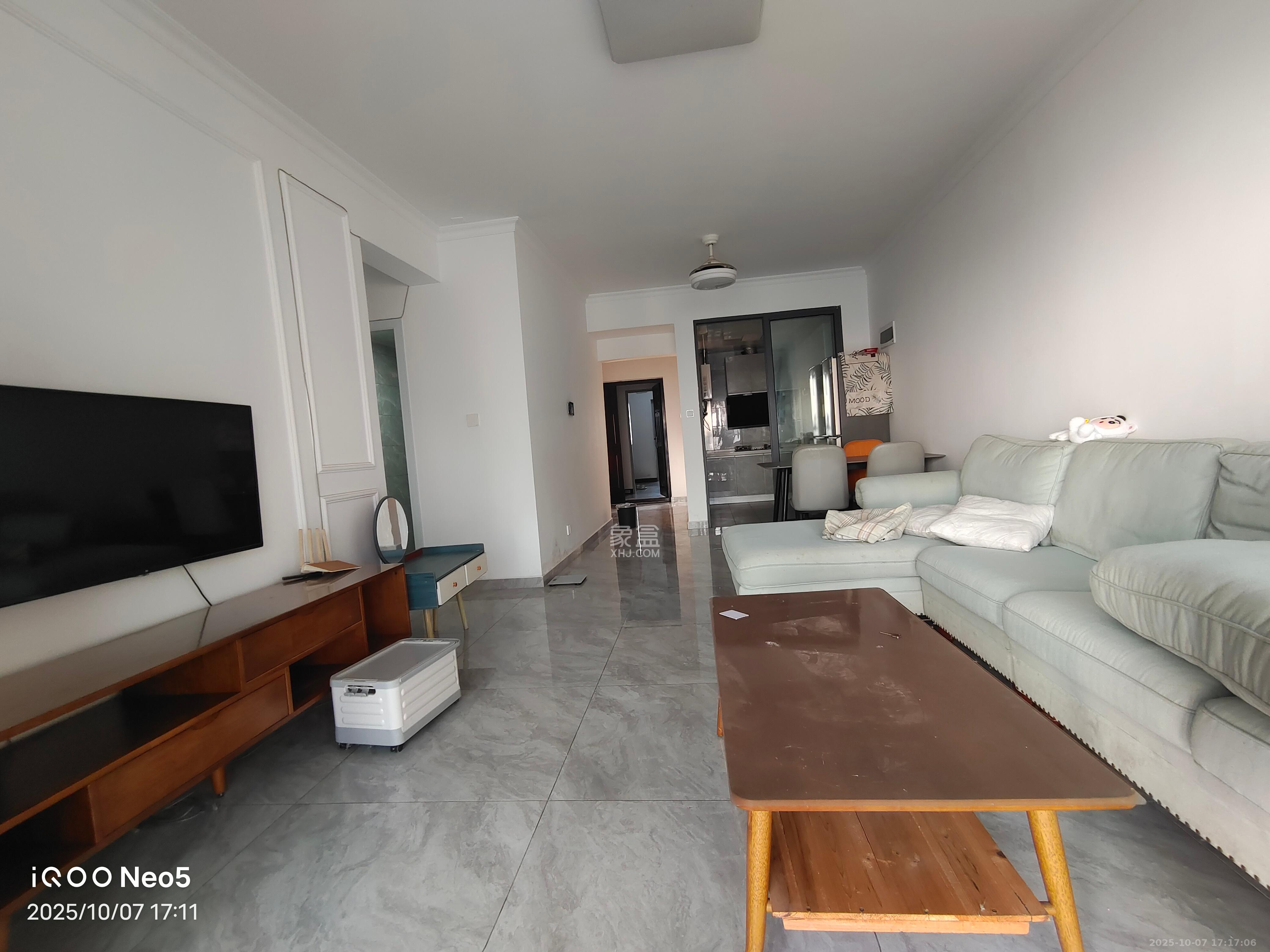 西湖鸿运佳苑 3室2厅2卫 2200.0元/月 西湖鸿运佳苑 3室2厅2卫 2200.0元/月室内图