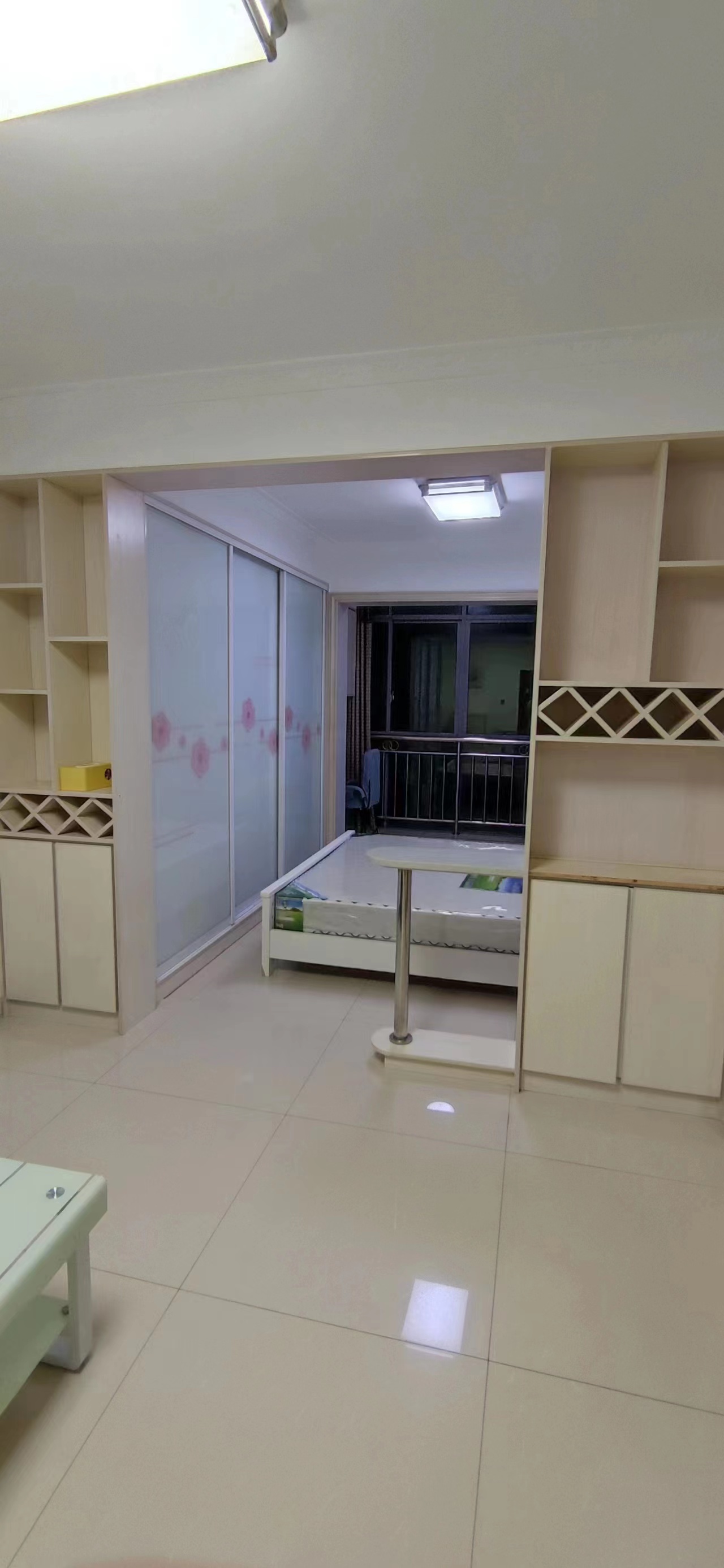 鹏利广场  1室1厅1卫    1200.0元/月 鹏利广场  1室1厅1卫    1200.0元/月室内图