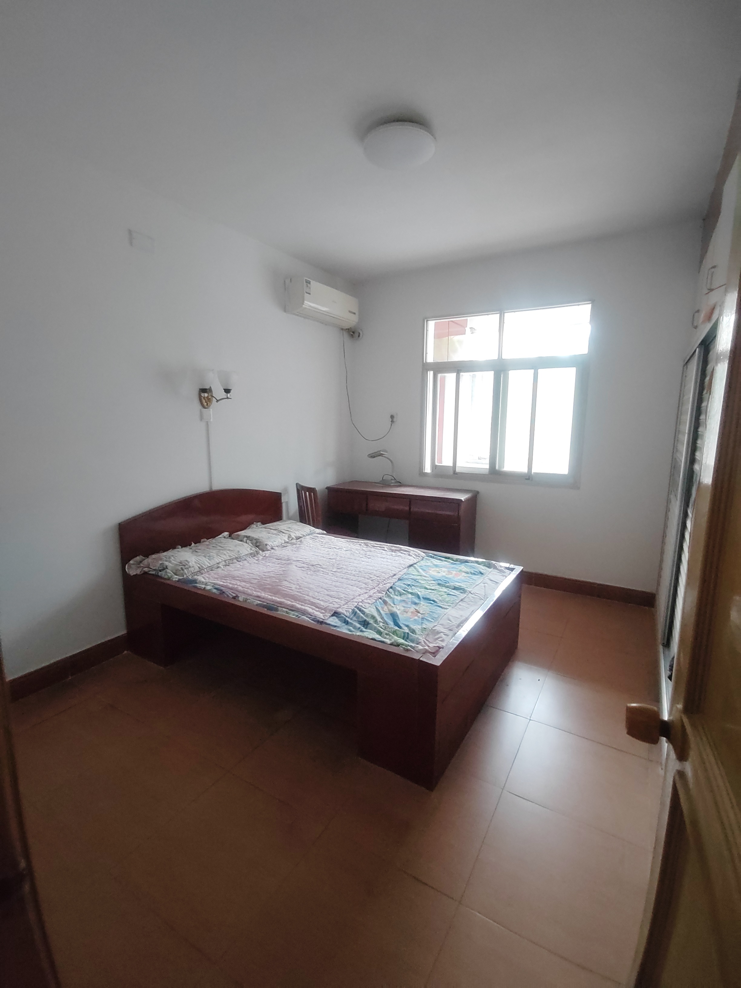 金属回收公司小区  5室1厅1卫    650.0元/月室内图