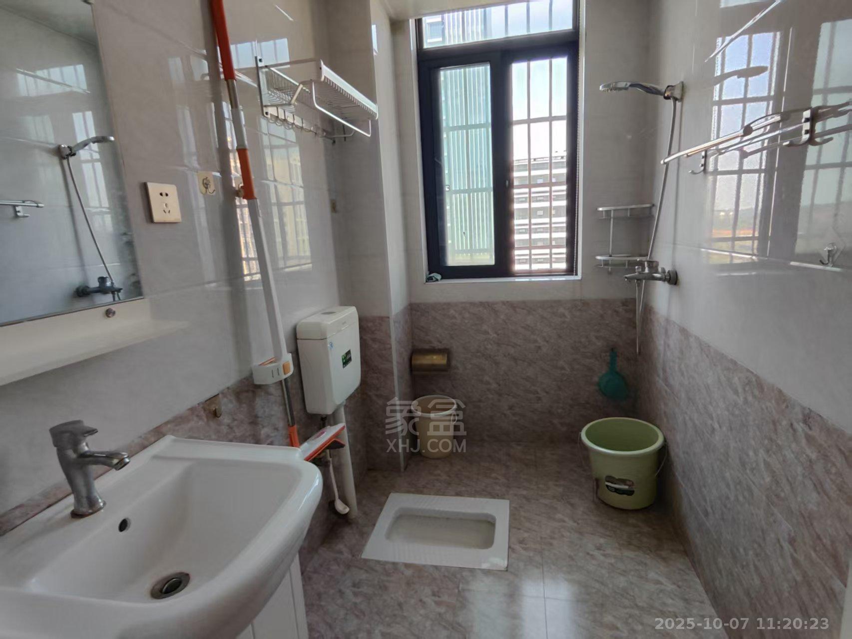 金轮翡翠名园 3室2厅1卫 1700.0元/月 金轮翡翠名园 3室2厅1卫 1700.0元/月室内图