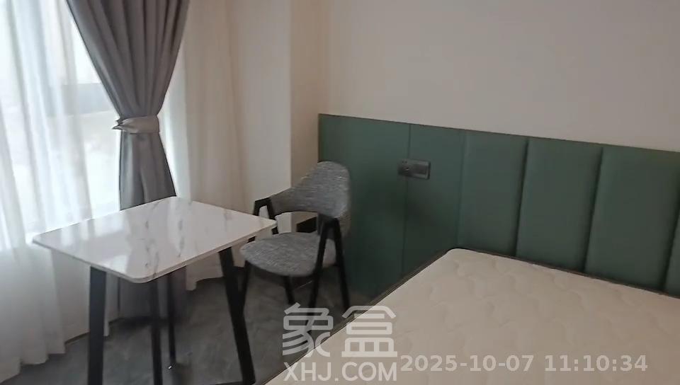 蓝光雍锦半岛   39.2㎡      1300.0元/月